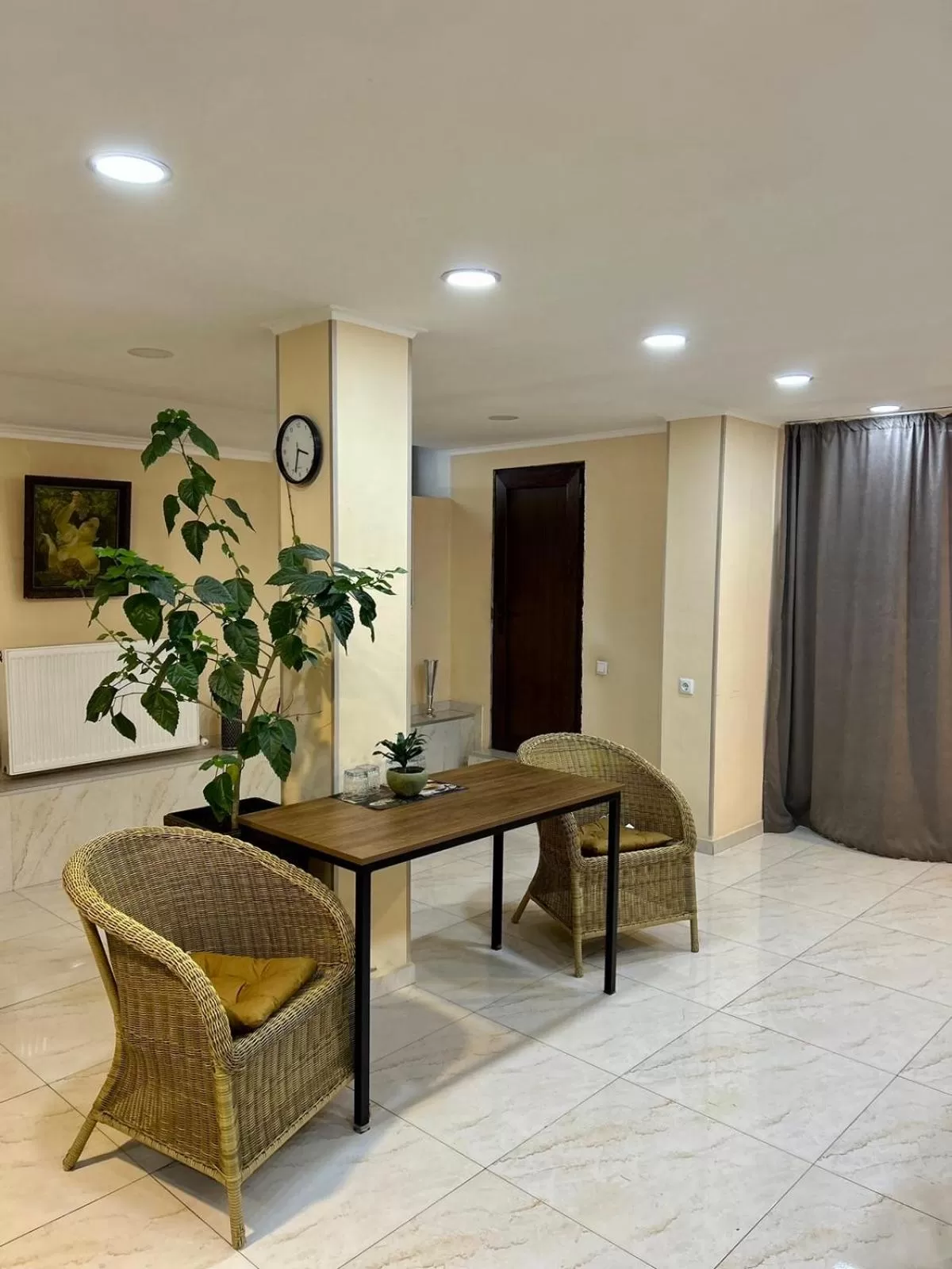 Seating Area in Hotel Marioni