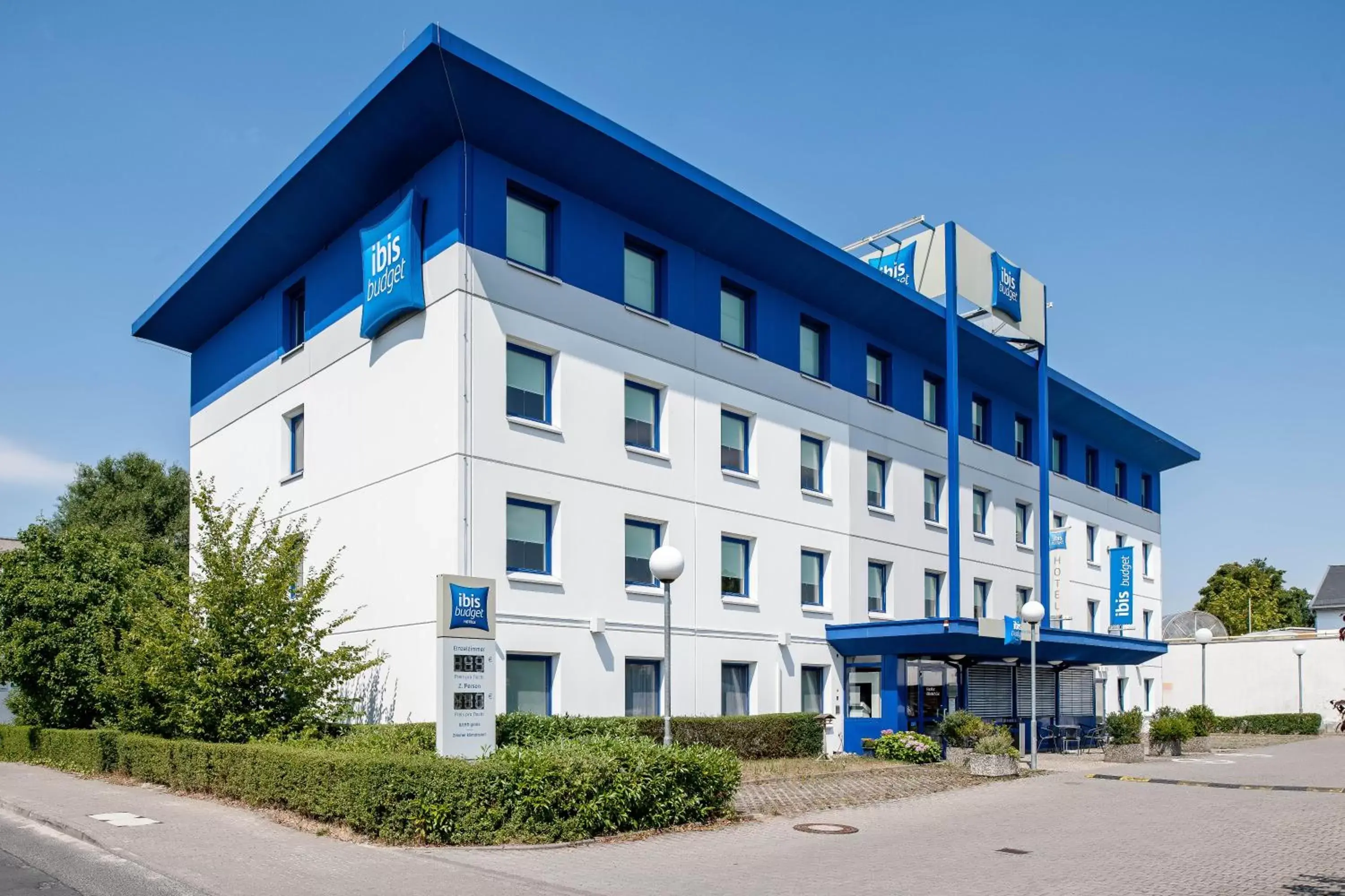 Facade/entrance in ibis budget Frankfurt Offenbach Süd Facade/entrance in ibis budget Frankfurt Offenbach Süd