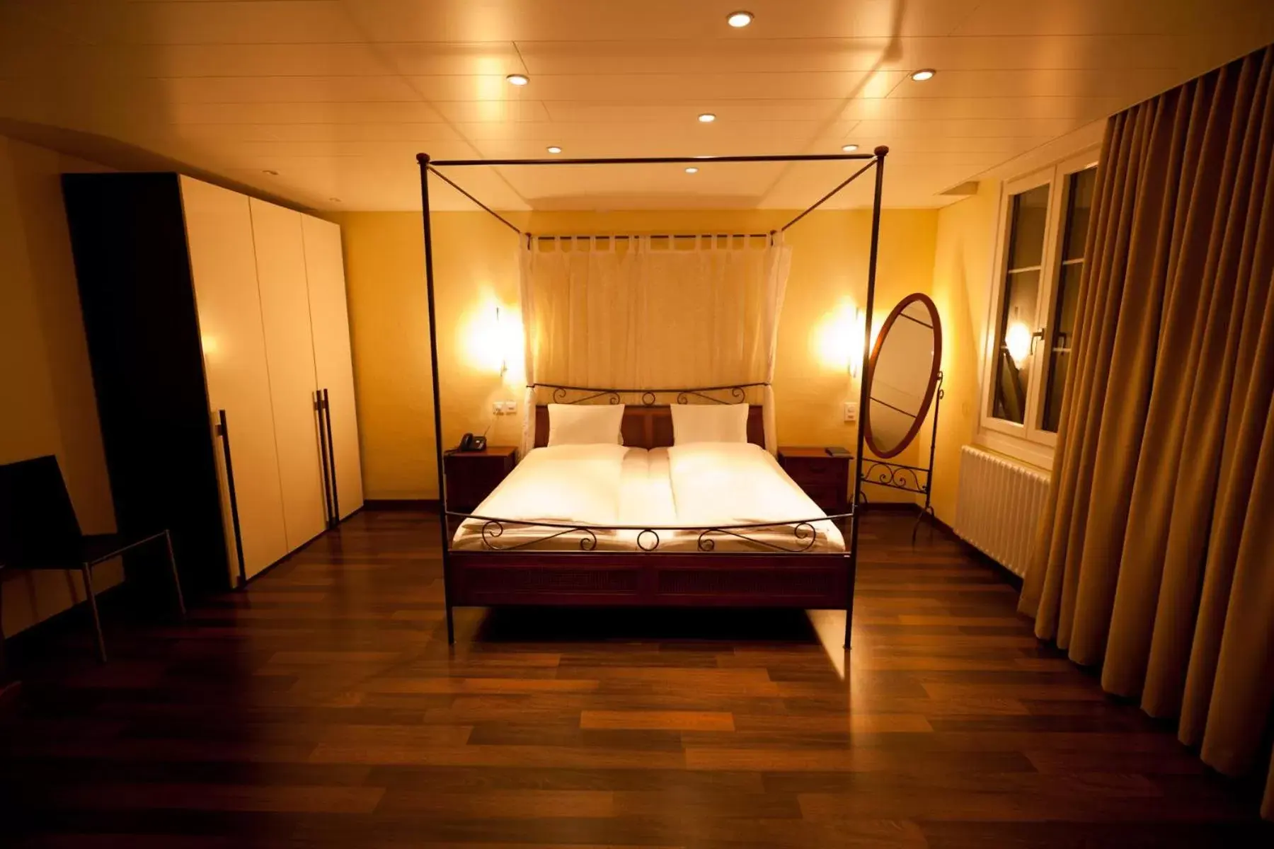 Photo of the whole room, Bed in Hotel Restaurant Goldener Schlüssel