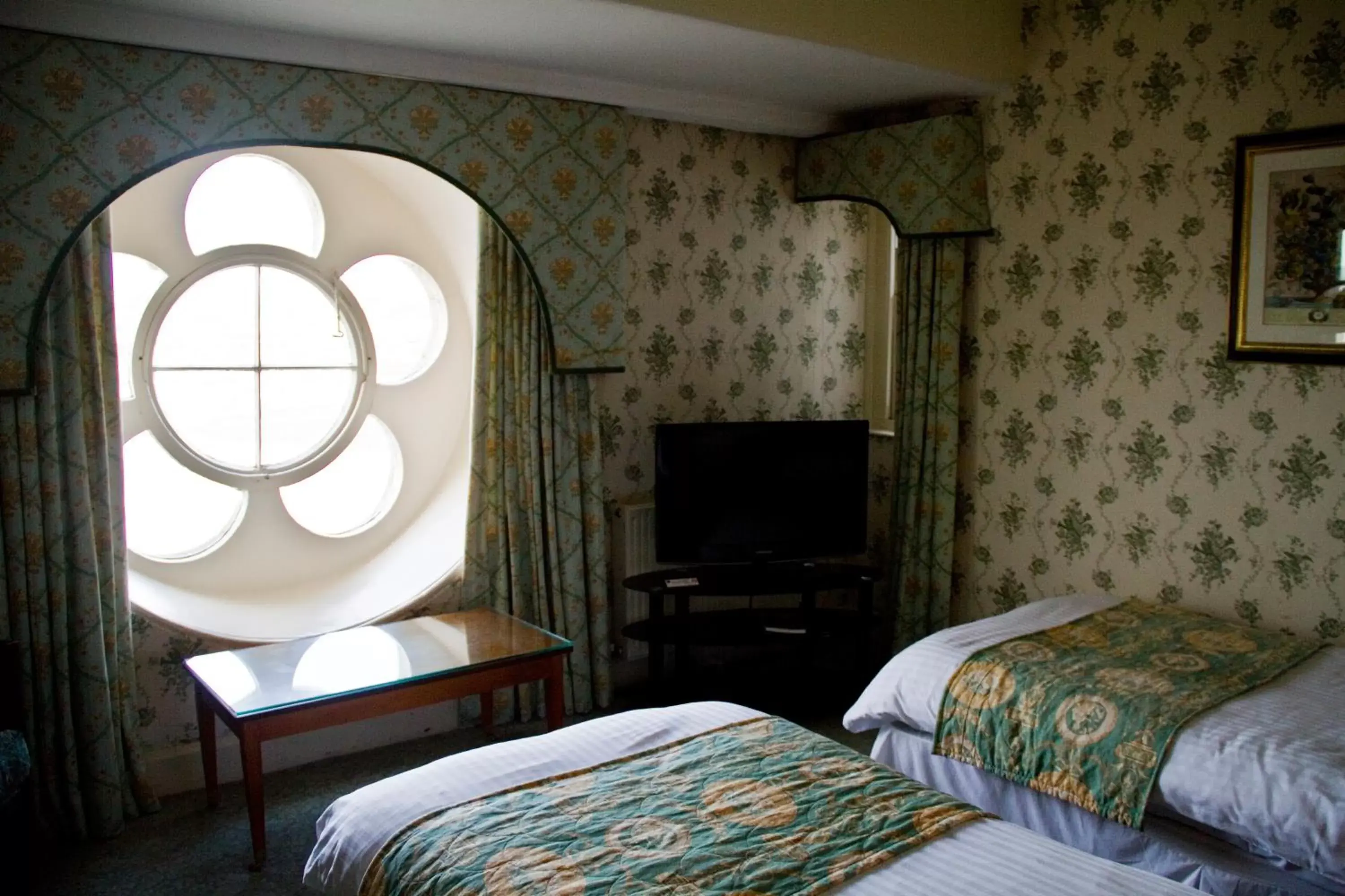 Bedroom, Bed in Duke Of Cornwall Hotel