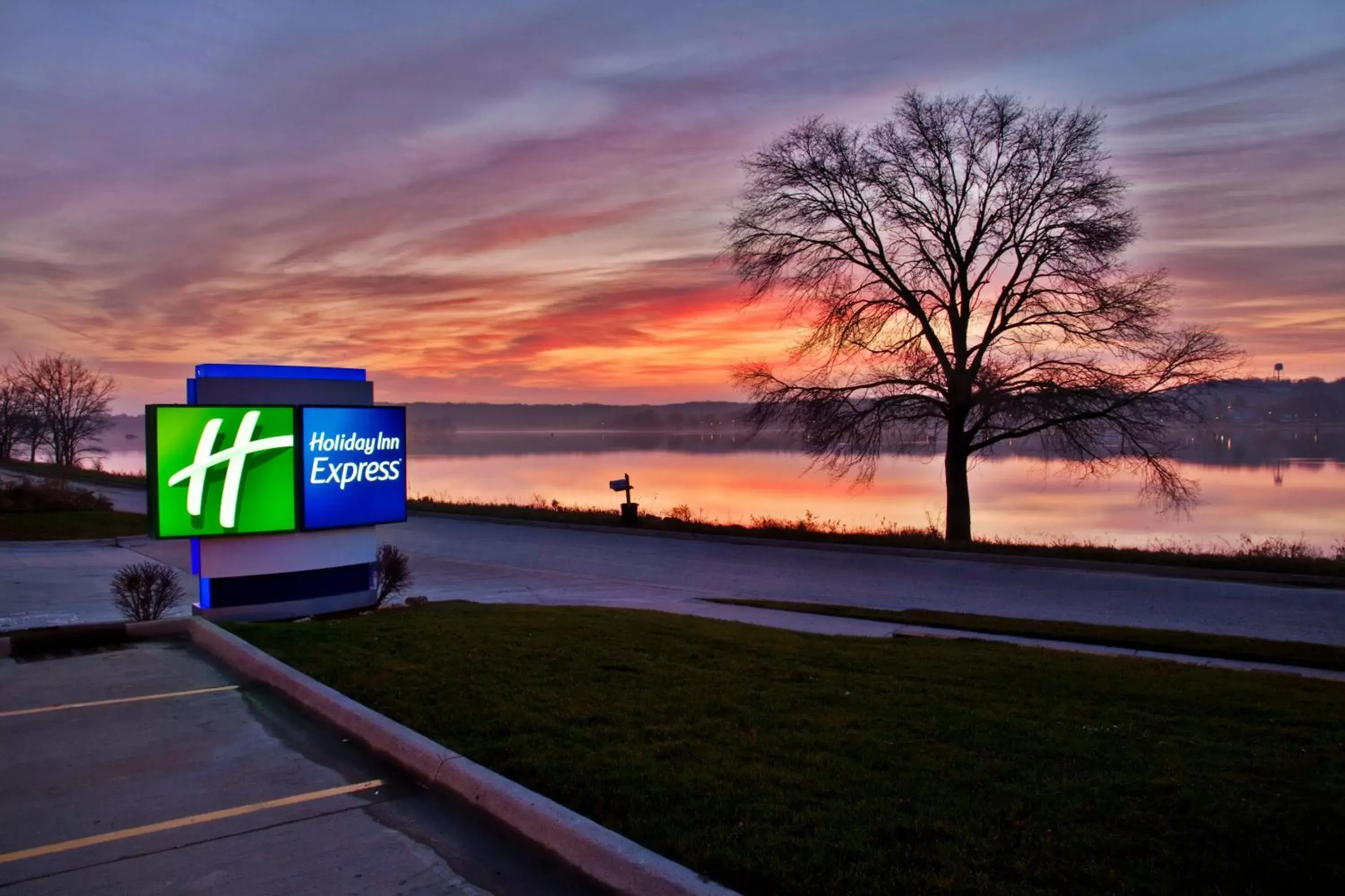 Other in Holiday Inn Express Le Claire Riverfront-Davenport, an IHG Hotel