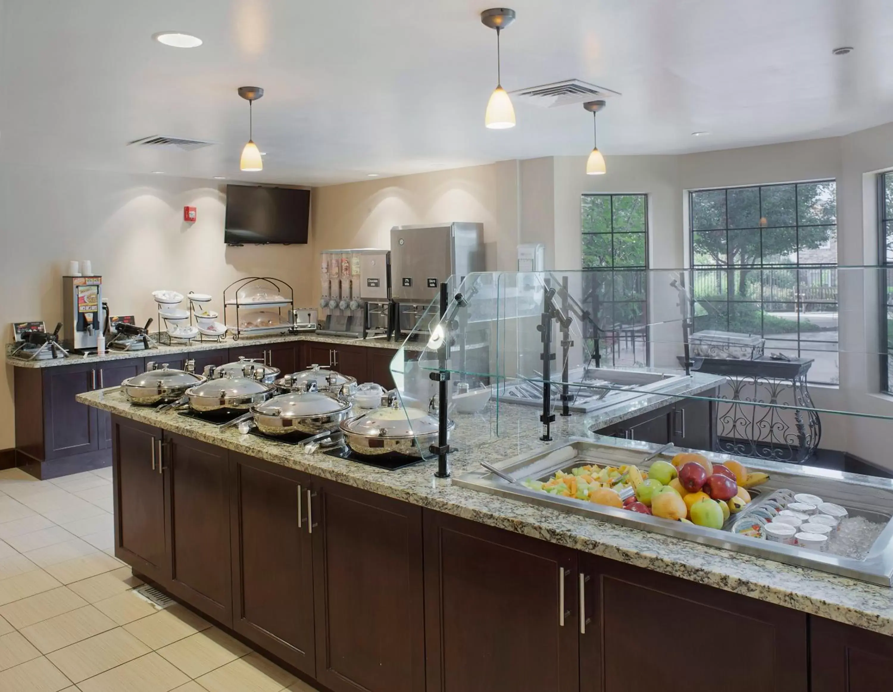 Restaurant/places to eat, Food in Staybridge Suites Fayetteville, an IHG Hotel