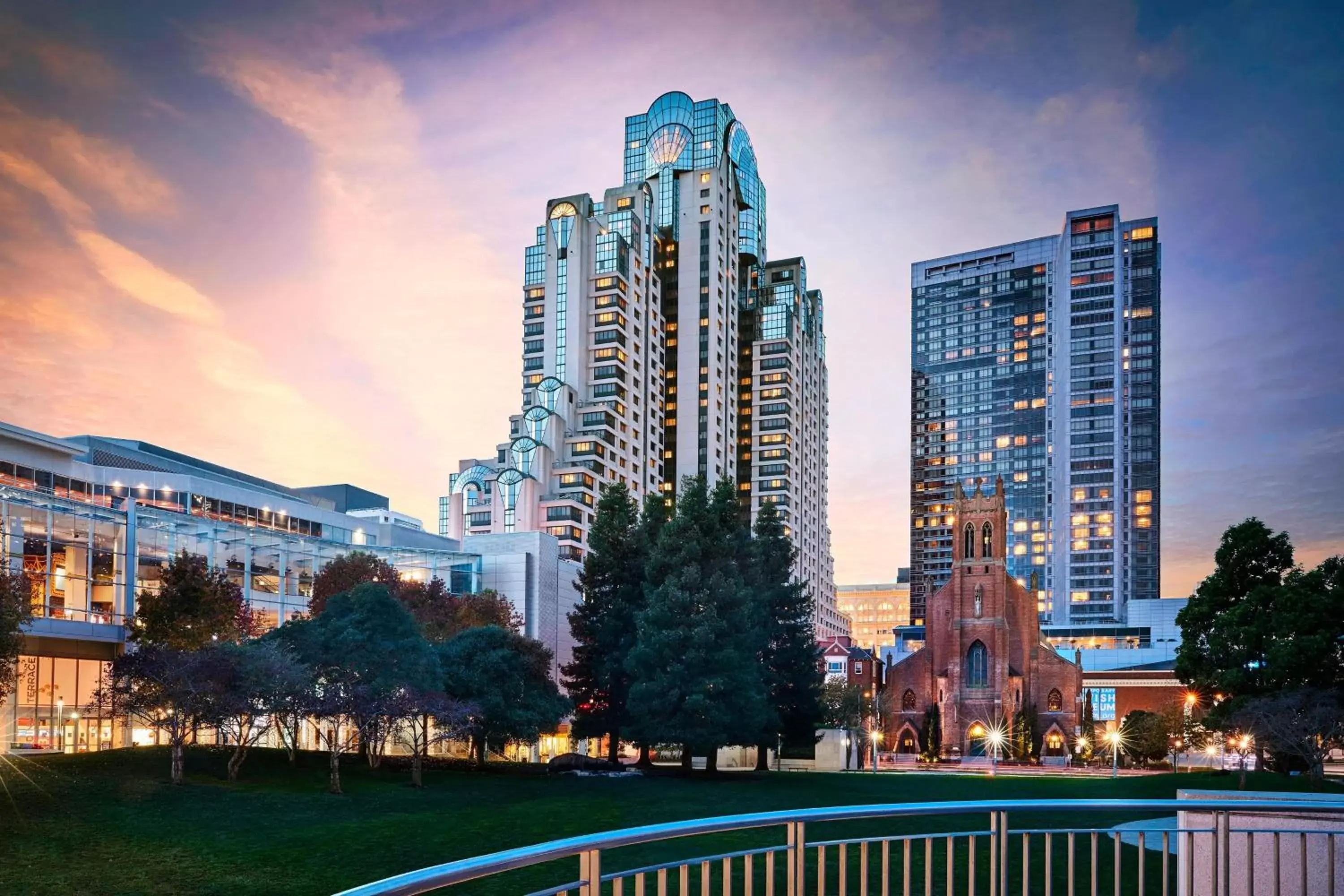 Property building in San Francisco Marriott Marquis Union Square