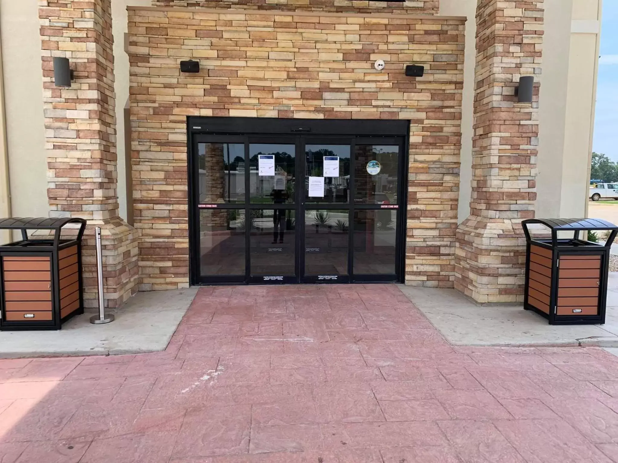 Facade/entrance in Comfort Suites West Monroe near Ike Hamilton Expo Center