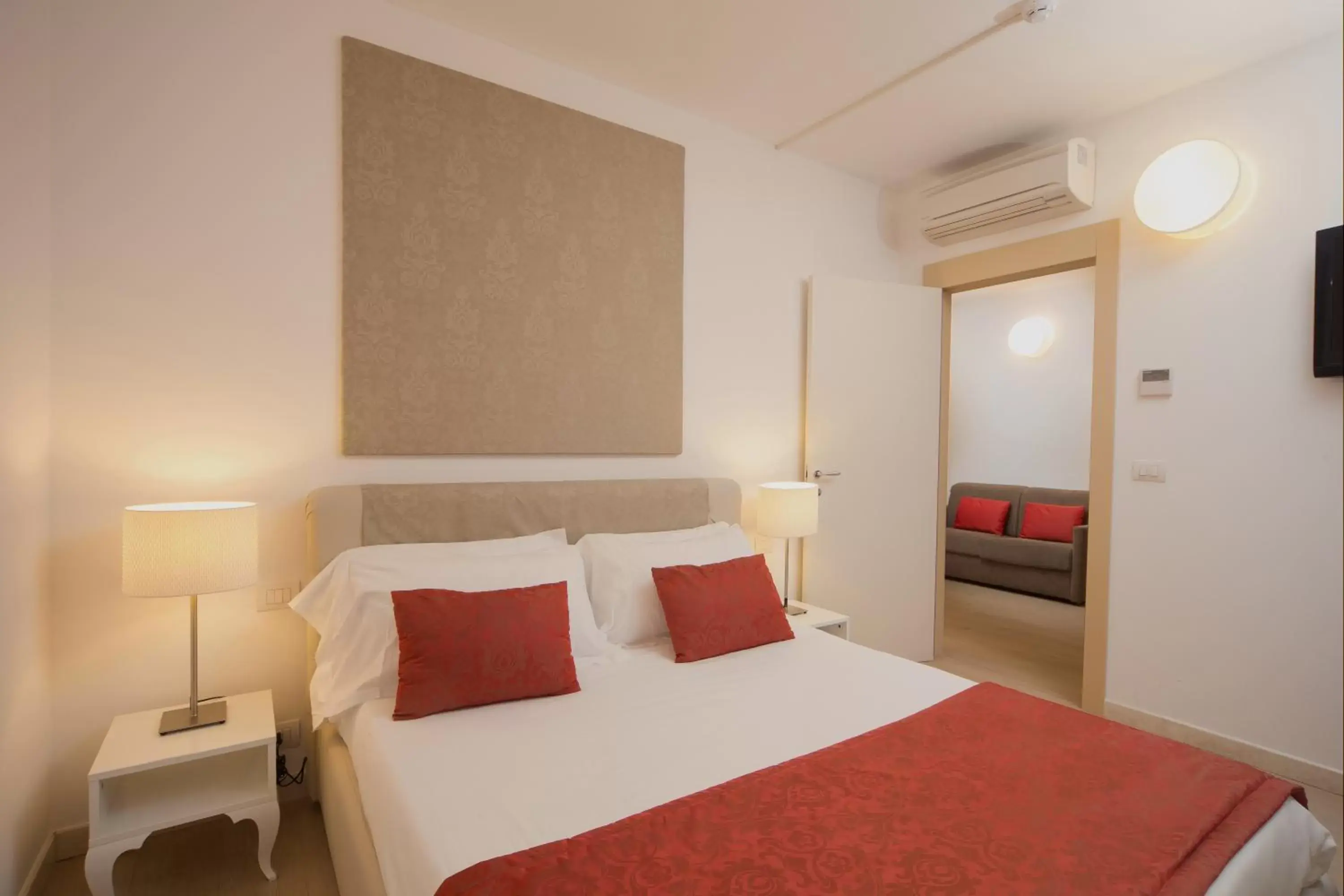 Bed in Di Sabatino Resort - Suite Apartments & Spa