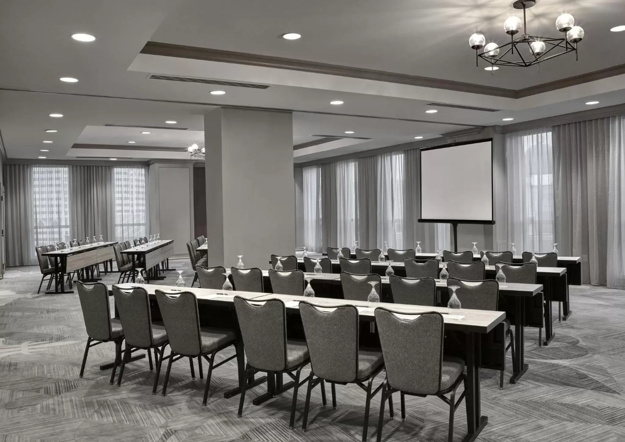 Meeting/conference room in Loews New Orleans Hotel