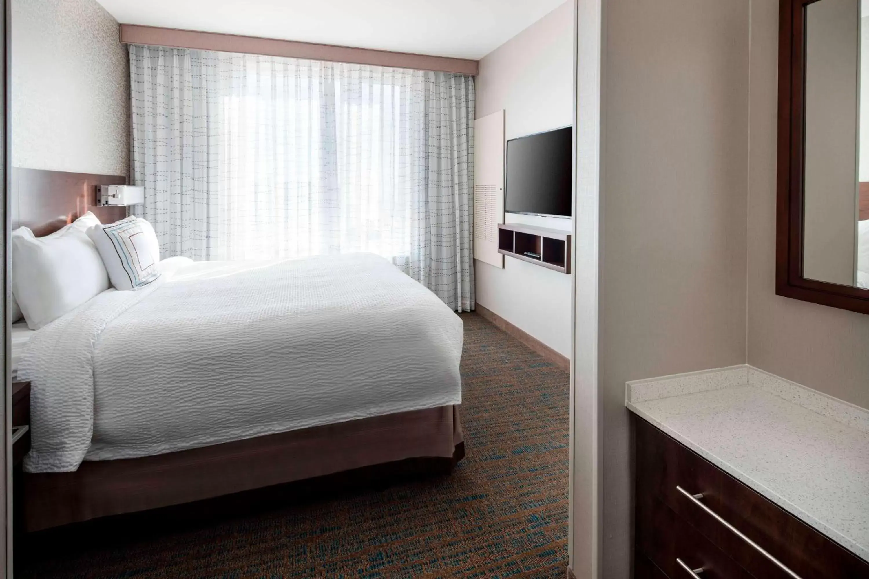 Bedroom, Bed in Residence Inn by Marriott Boston Watertown