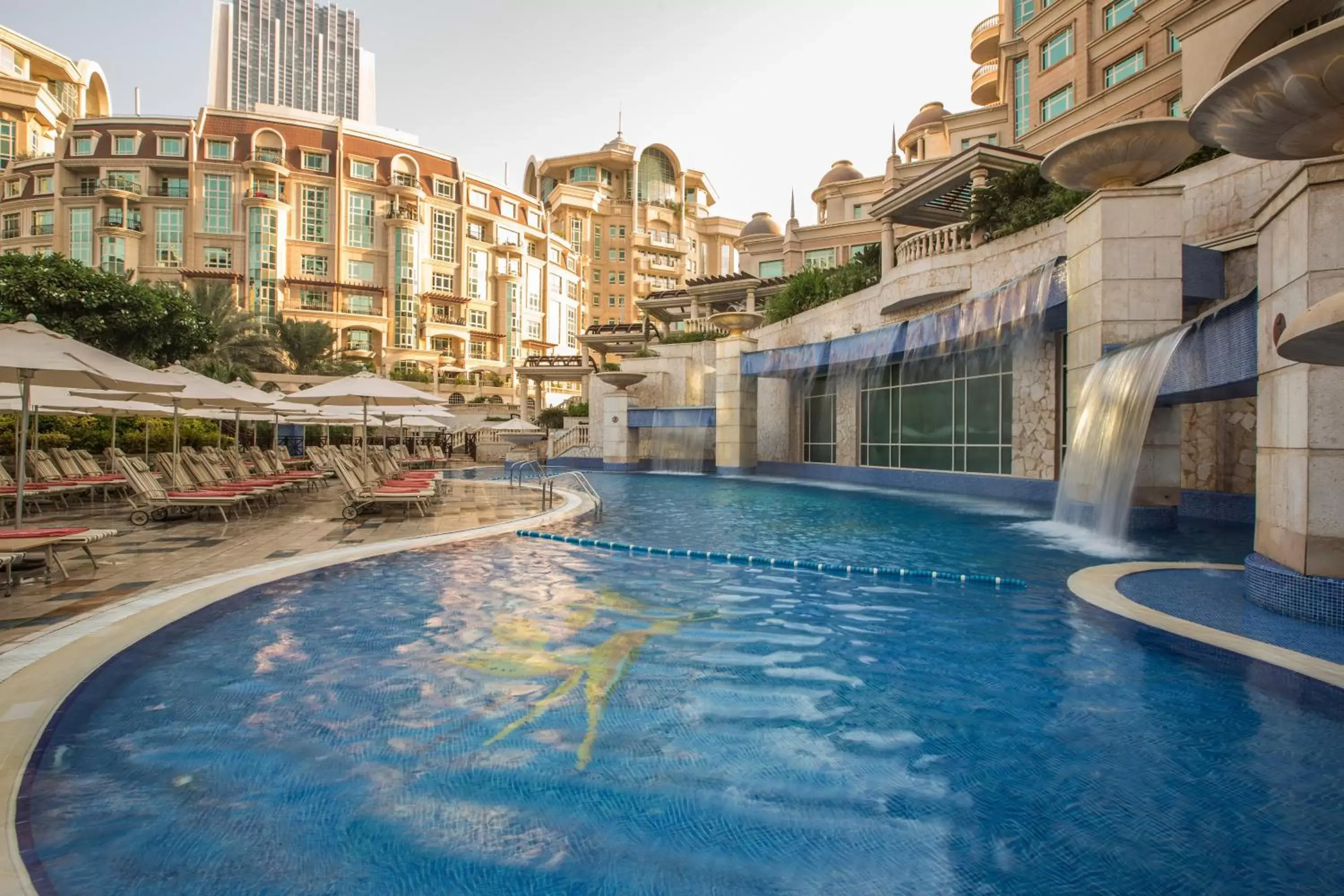 Area and facilities, Swimming Pool in Swissôtel Al Murooj Dubai