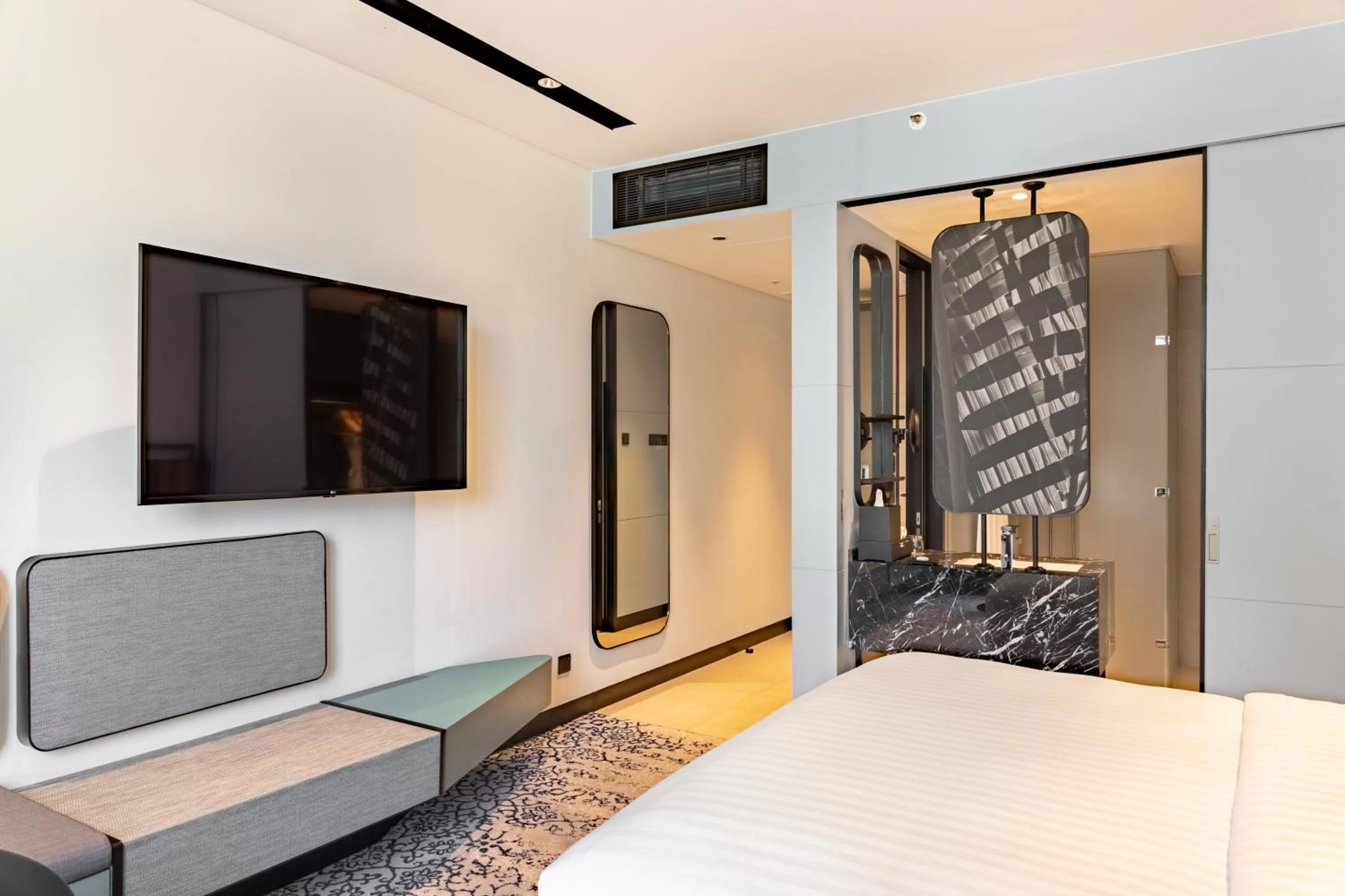 Bed in Courtyard by Marriott Colombo