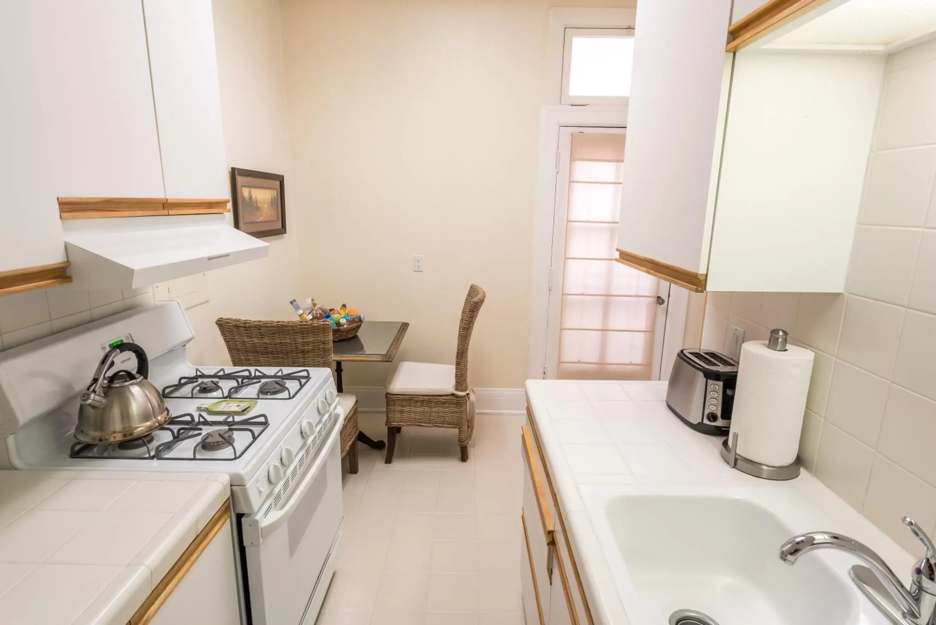 Kitchen or kitchenette, Kitchen/Kitchenette in Harbor House Inn