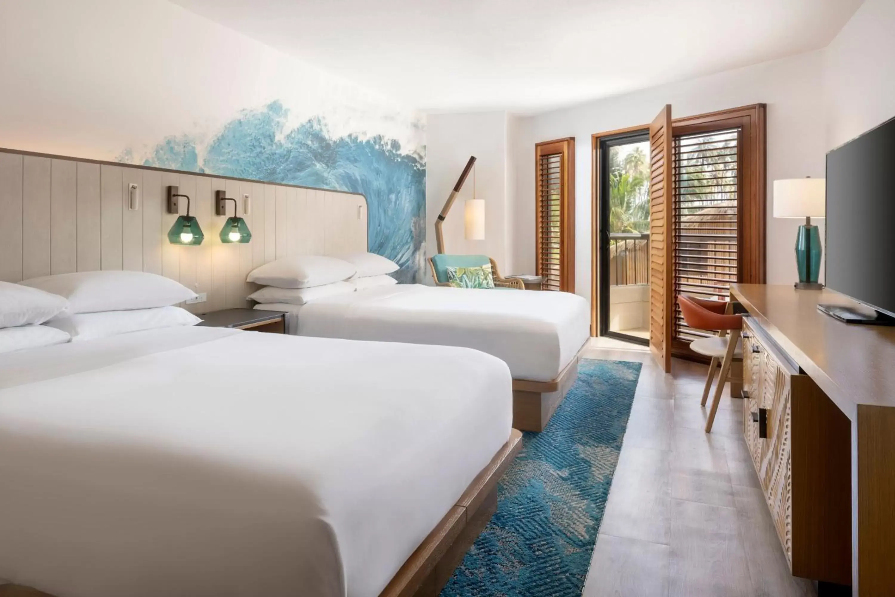 Queen Room with View in Sheraton Kauai Coconut Beach Resort