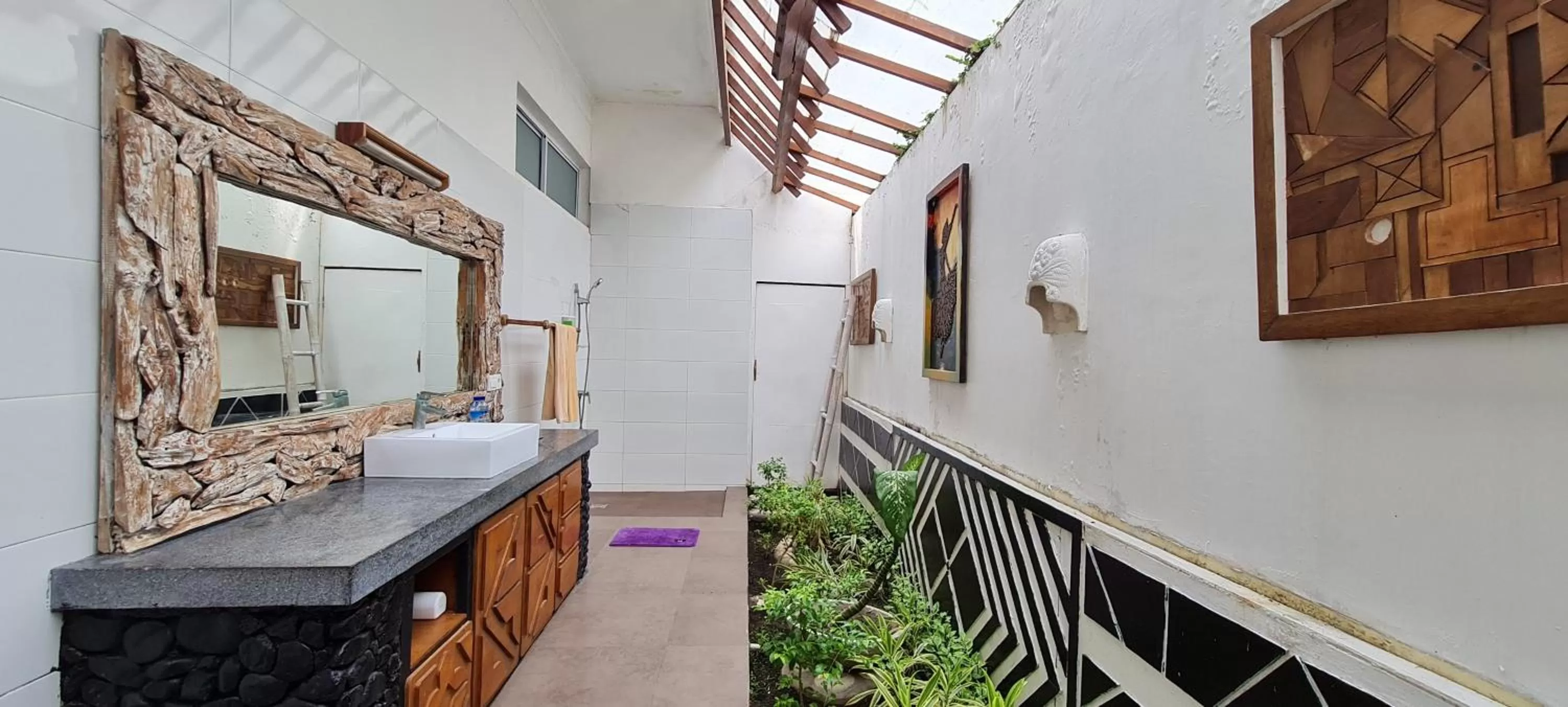 Bathroom in The Trawangan Resort