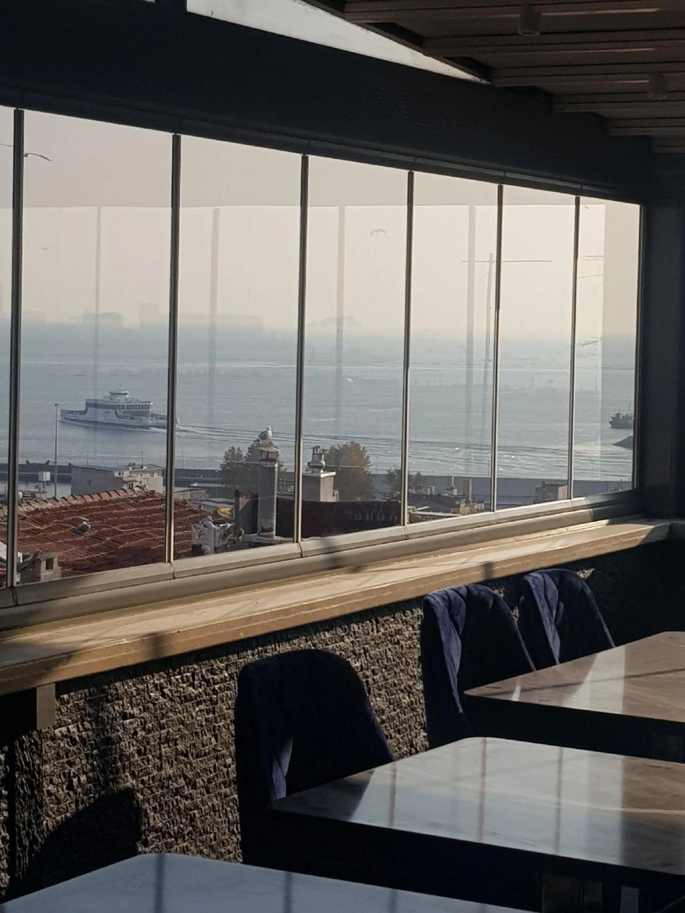 Restaurant/places to eat in Selenay Hotel