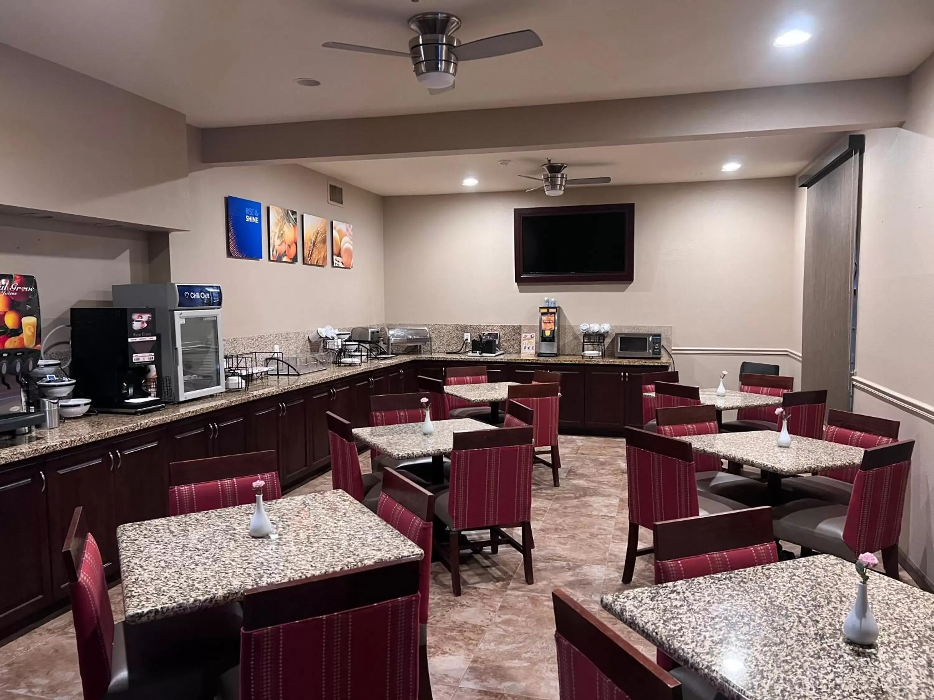 Breakfast, Restaurant/Places to Eat in Comfort Inn West Phoenix at 27th Ave and I-I0