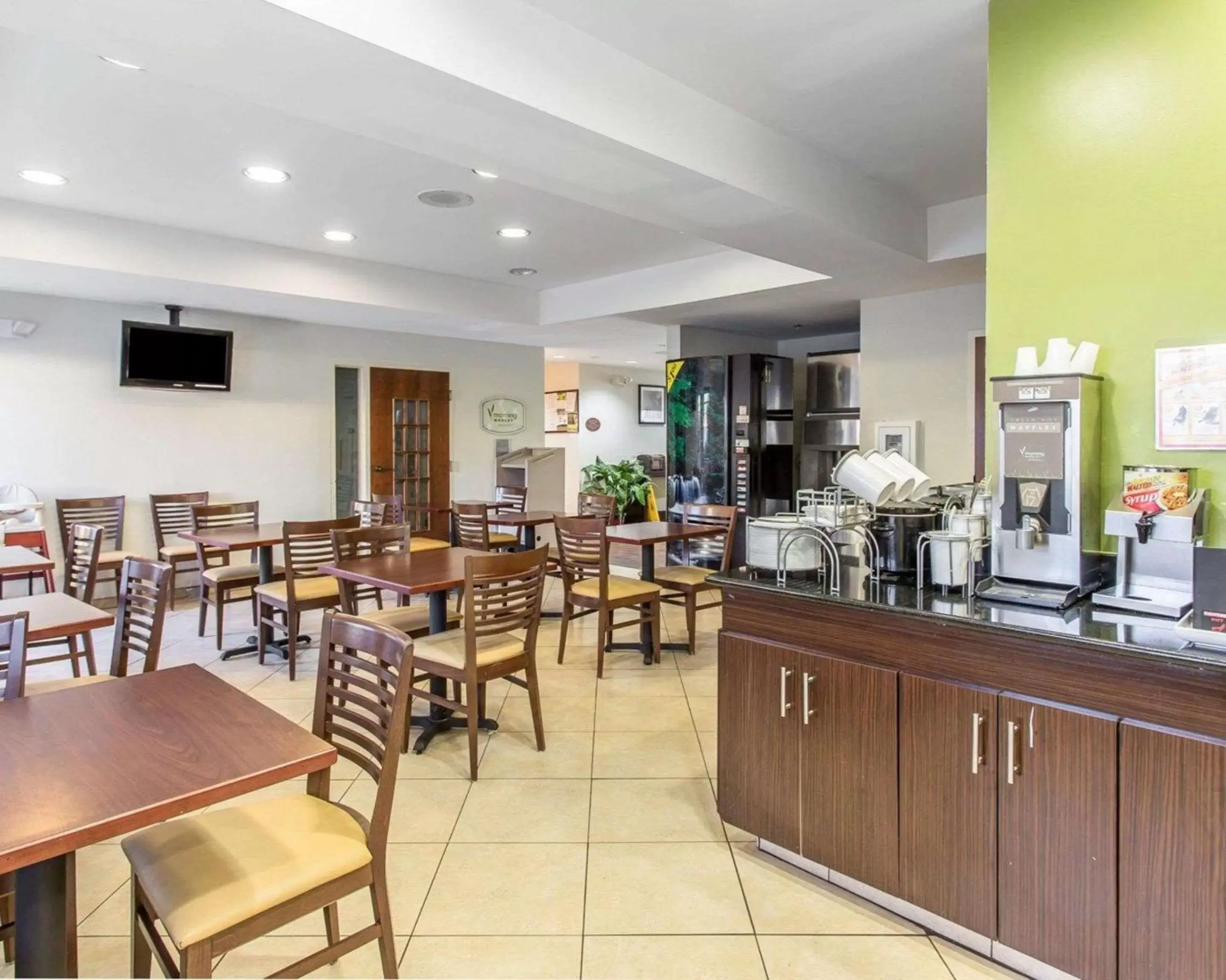 Restaurant/places to eat in Sleep Inn Columbia Restaurant/places to eat in Sleep Inn Columbia