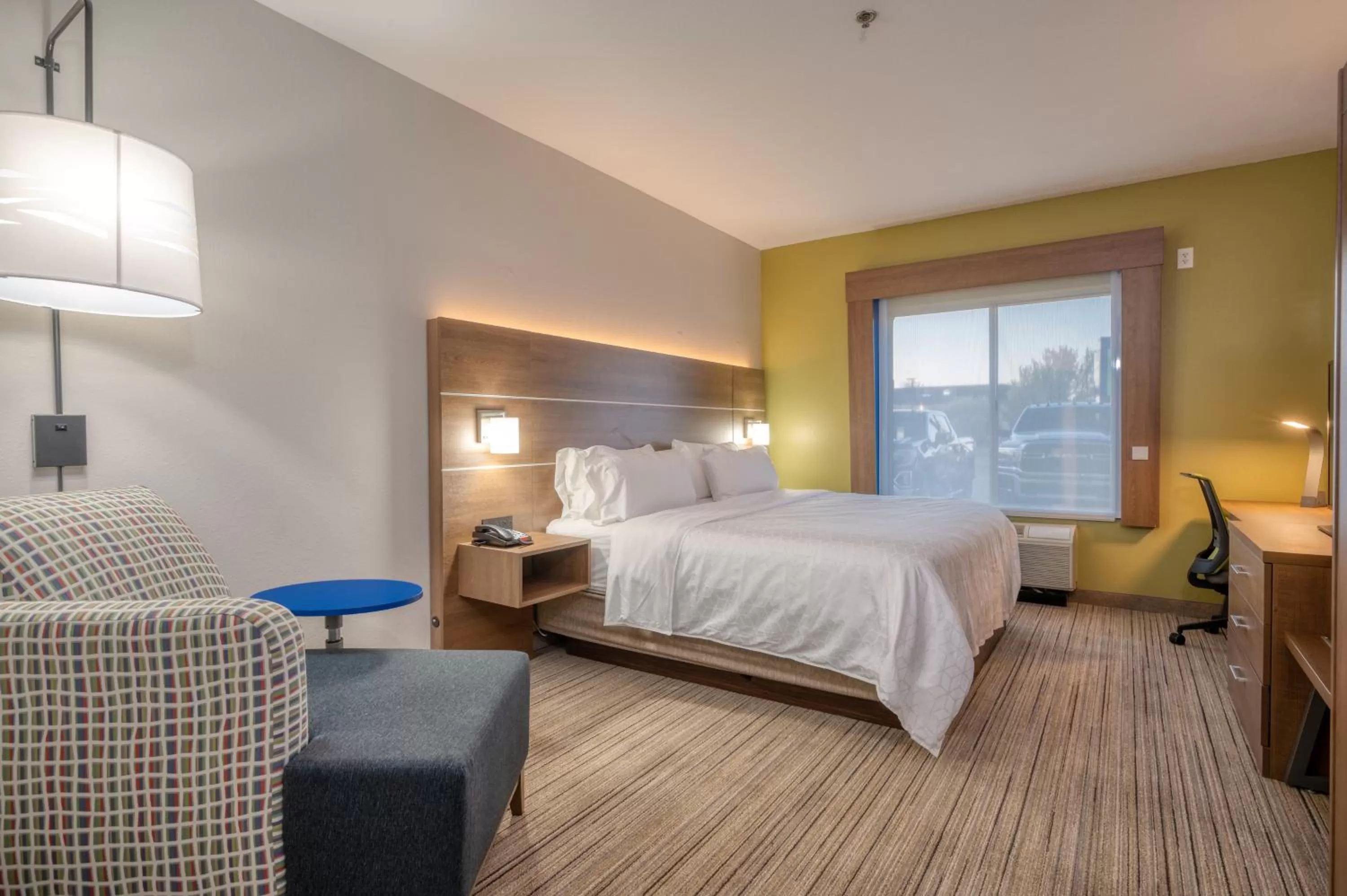 Photo of the whole room, Bed in Holiday Inn Express Hotel & Suites Greenville by IHG