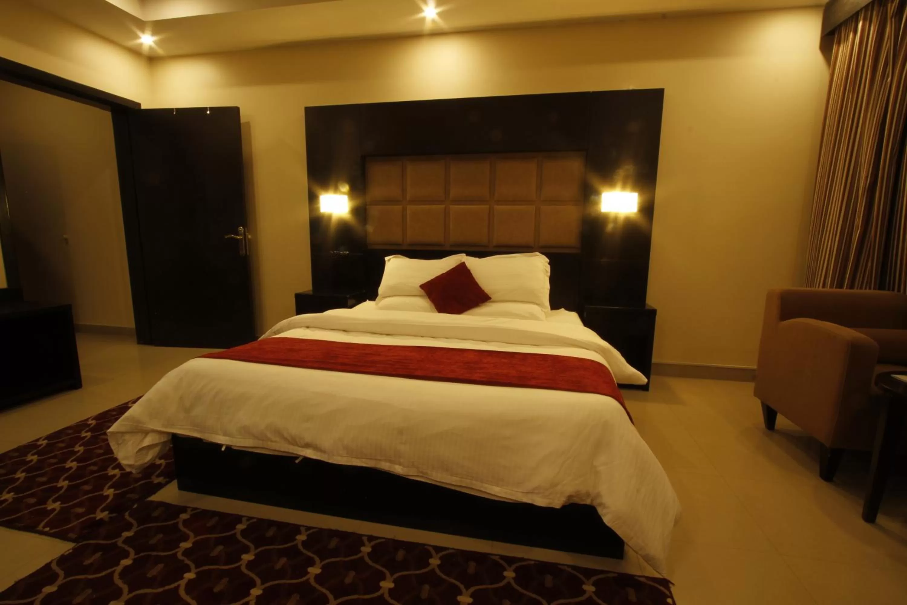 Bed in Manazel Al Hamra Apartment 2