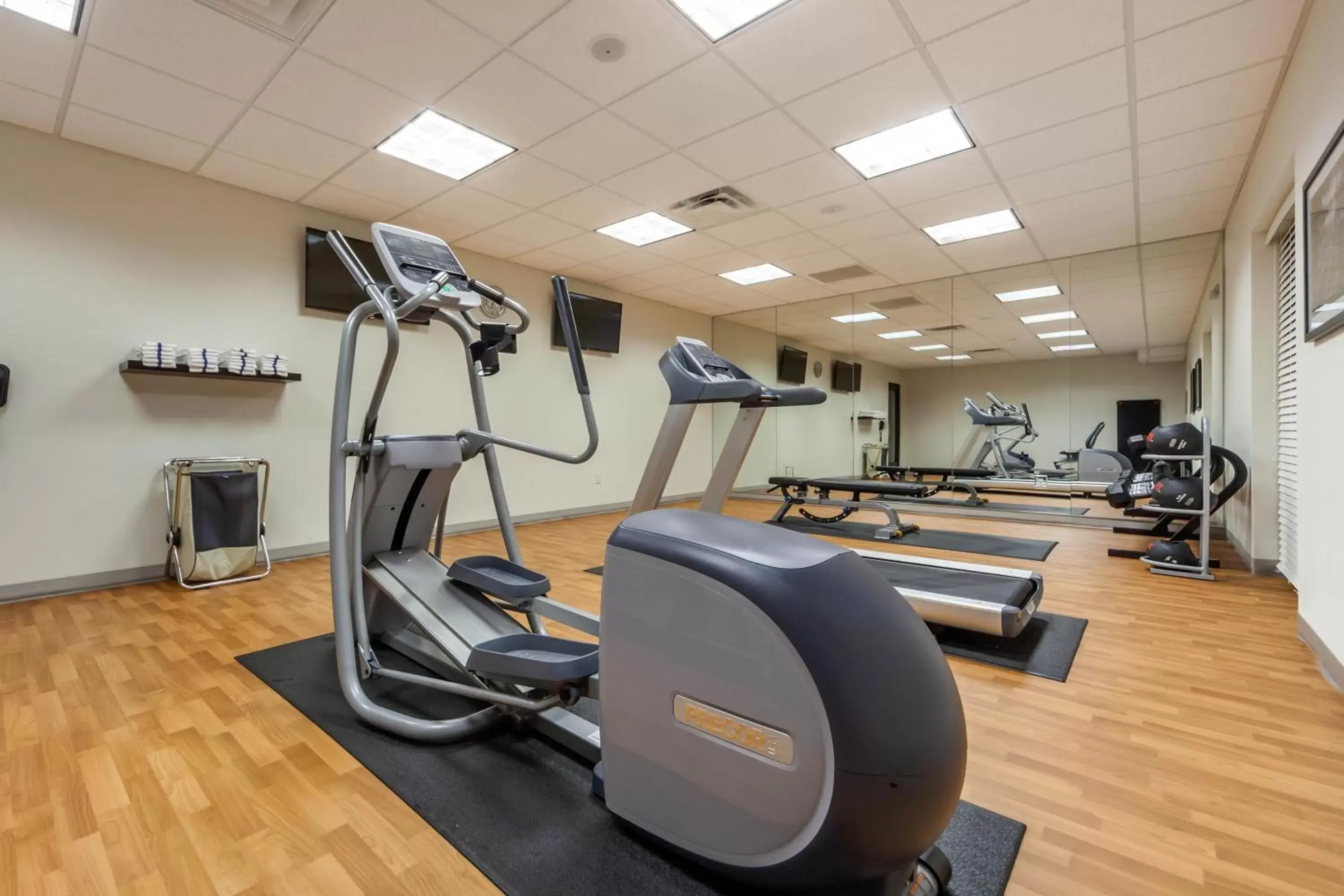 Fitness centre/facilities, Fitness Center/Facilities in MainStay Suites Lincoln University Area