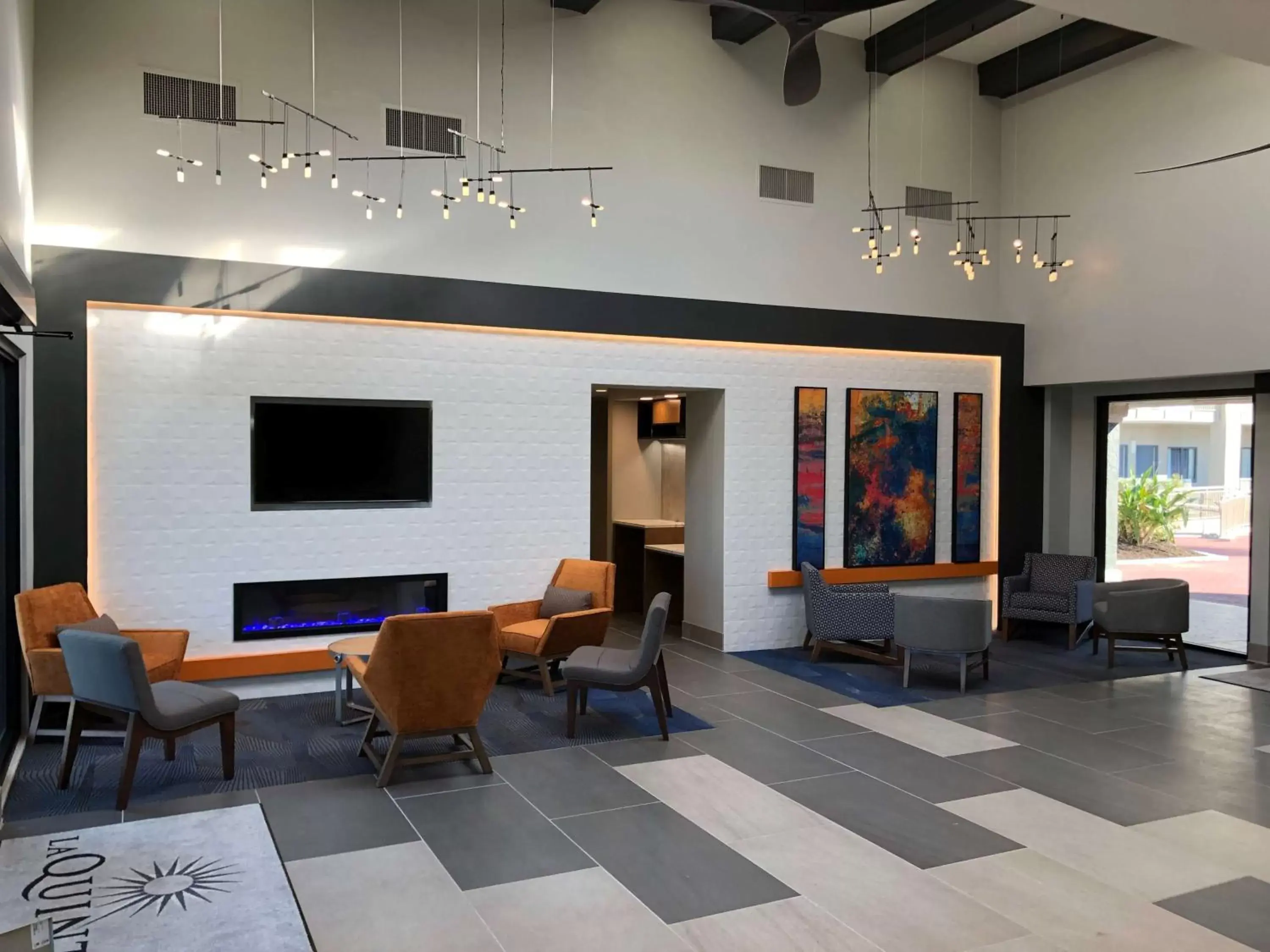 Lobby or reception in La Quinta by Wyndham Ft. Myers - Sanibel Gateway Lobby or reception in La Quinta by Wyndham Ft. Myers - Sanibel Gateway