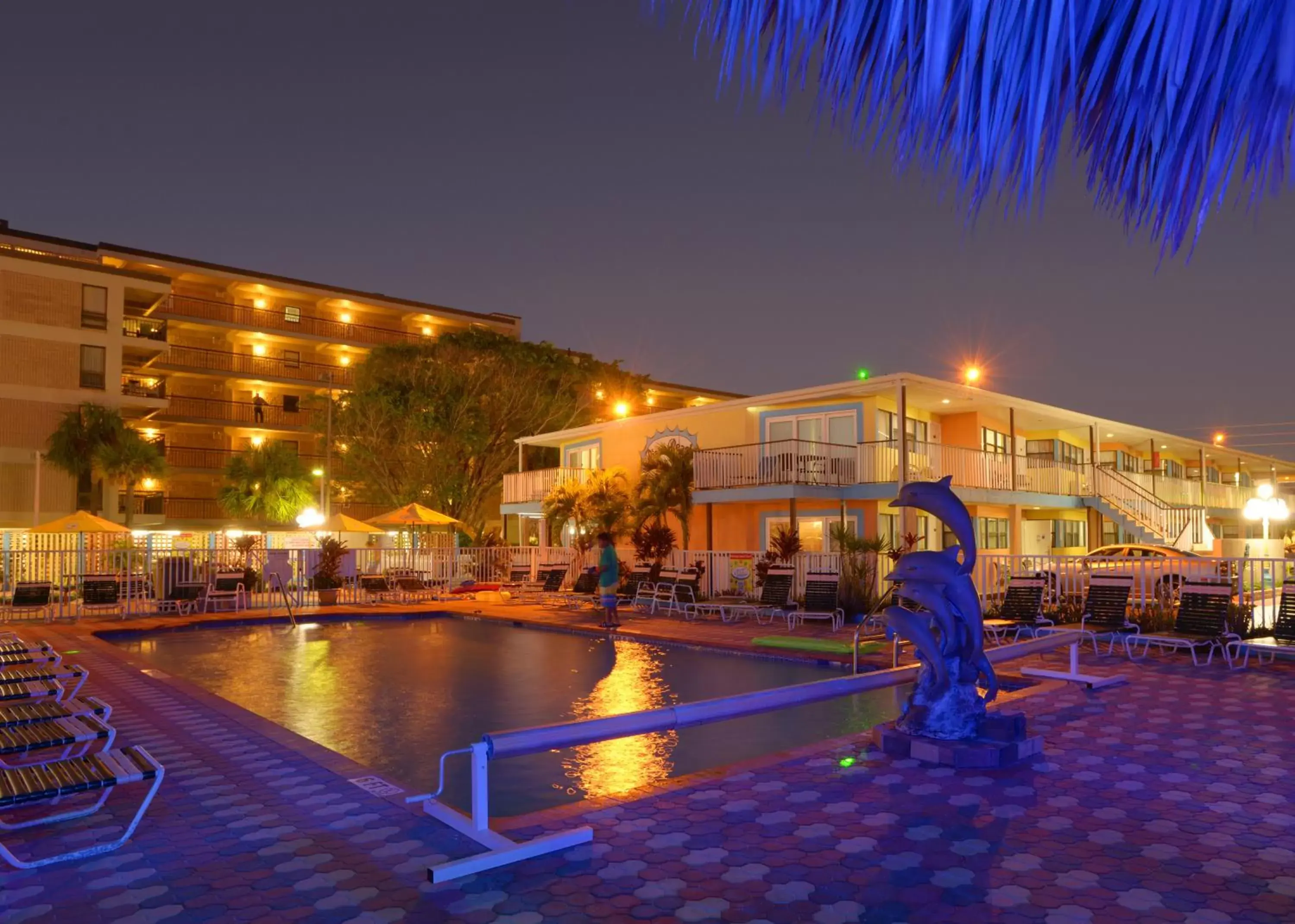 Swimming pool, Property Building in Plaza Beach Hotel - Beachfront Resort