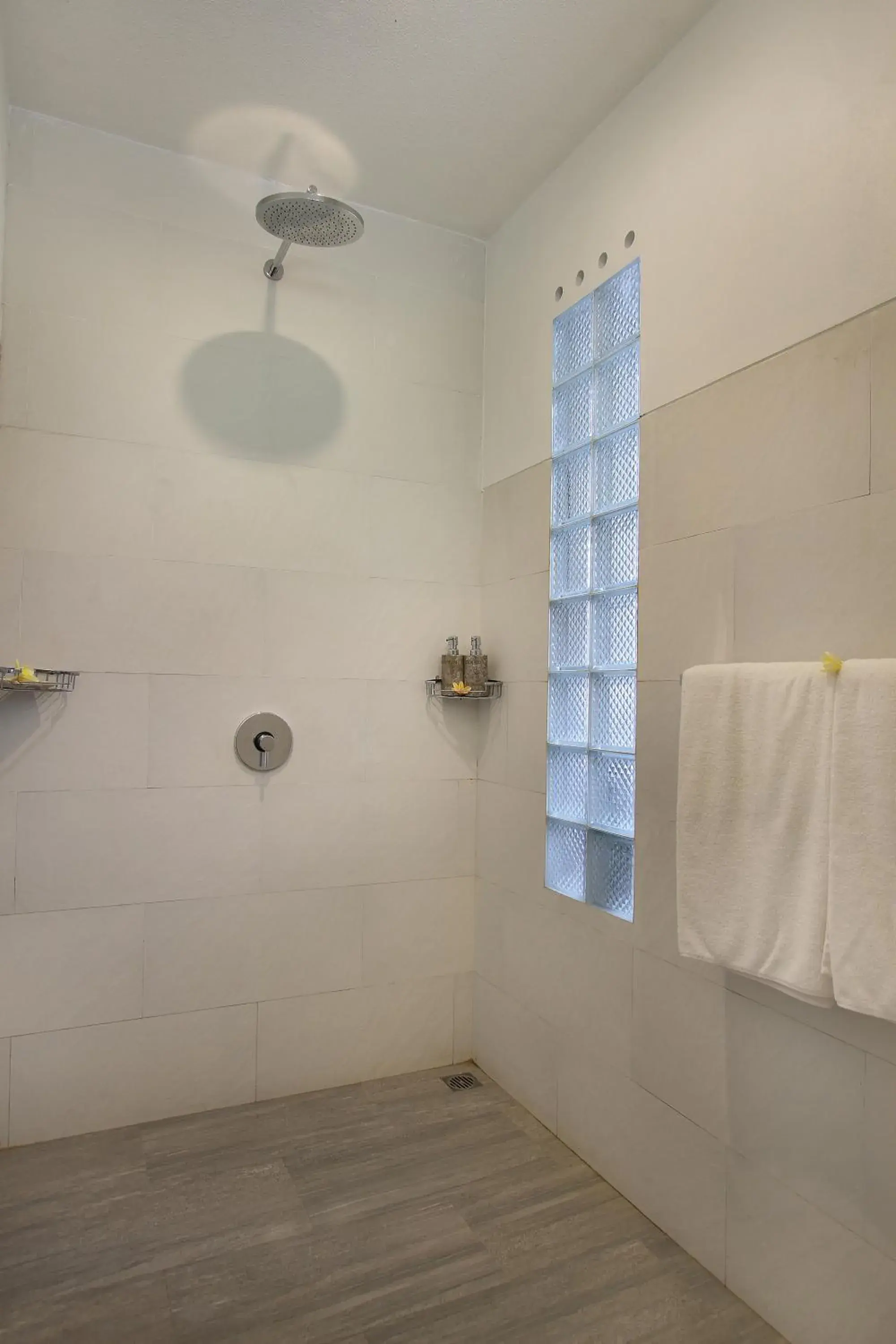 Bathroom in D'Legon Luxury Villas