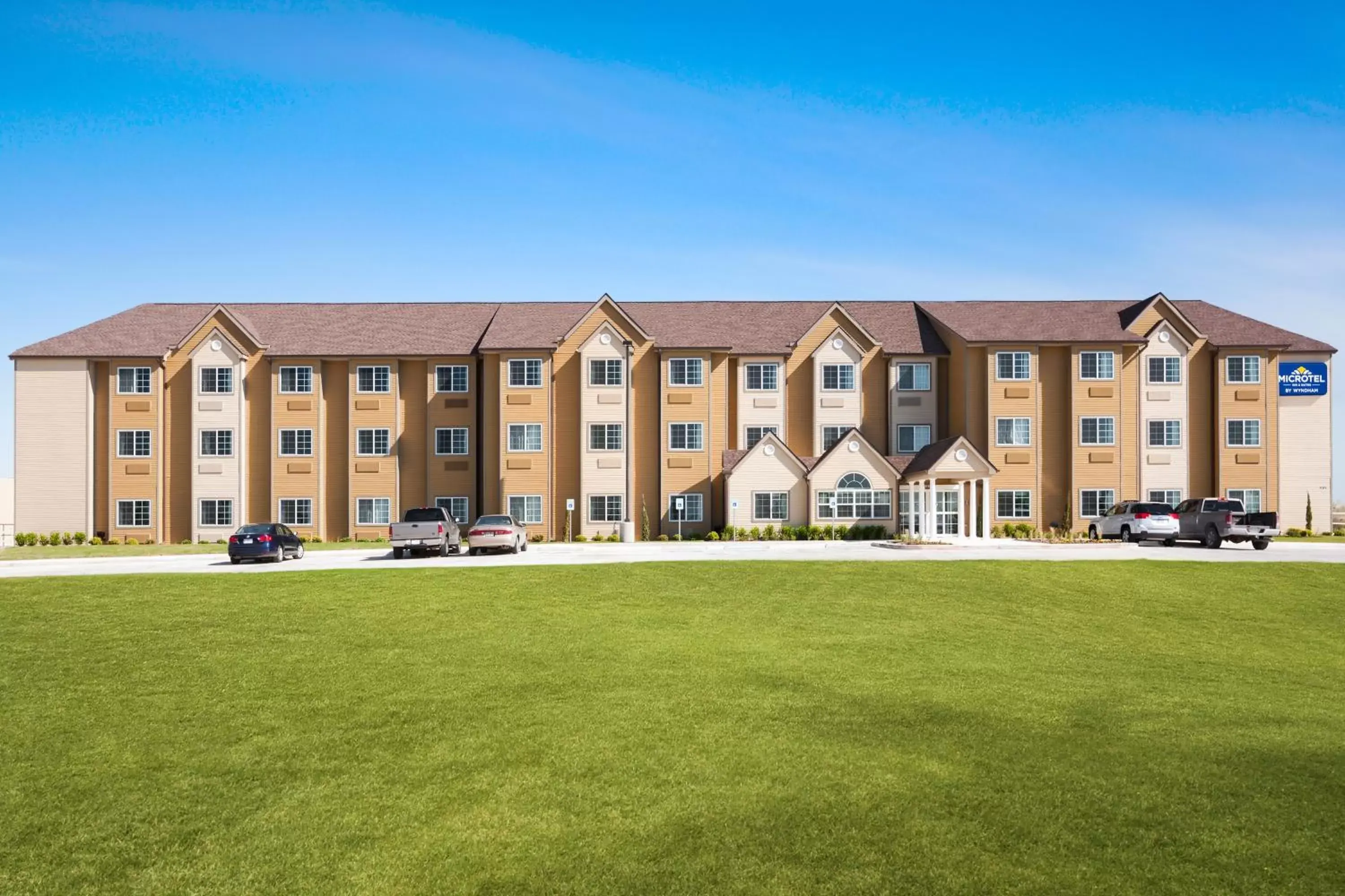 Facade/entrance, Property Building in Microtel Inn & Suites Pleasanton