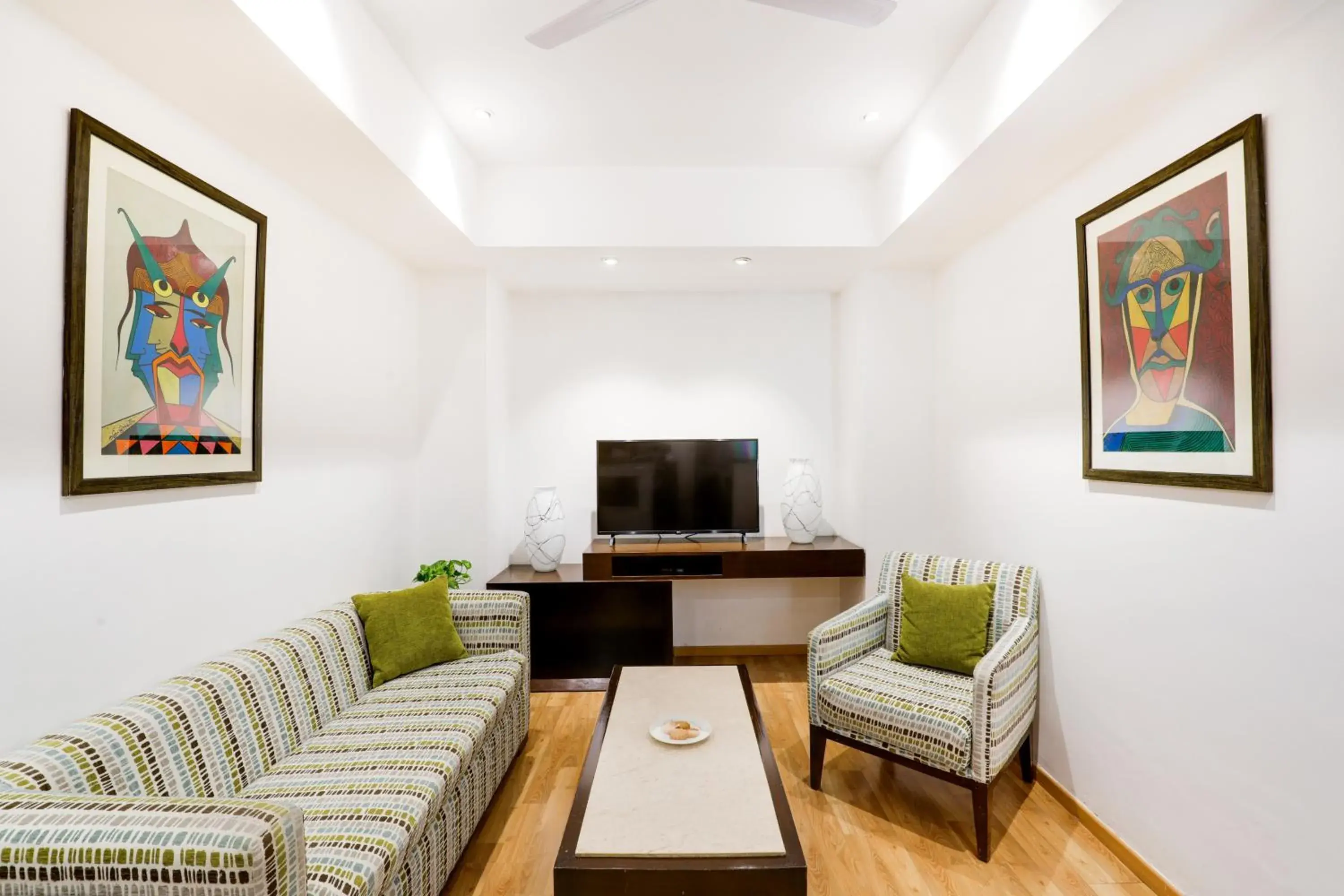 Living room, Seating Area in Lemon Tree Premier 1, Gurugram