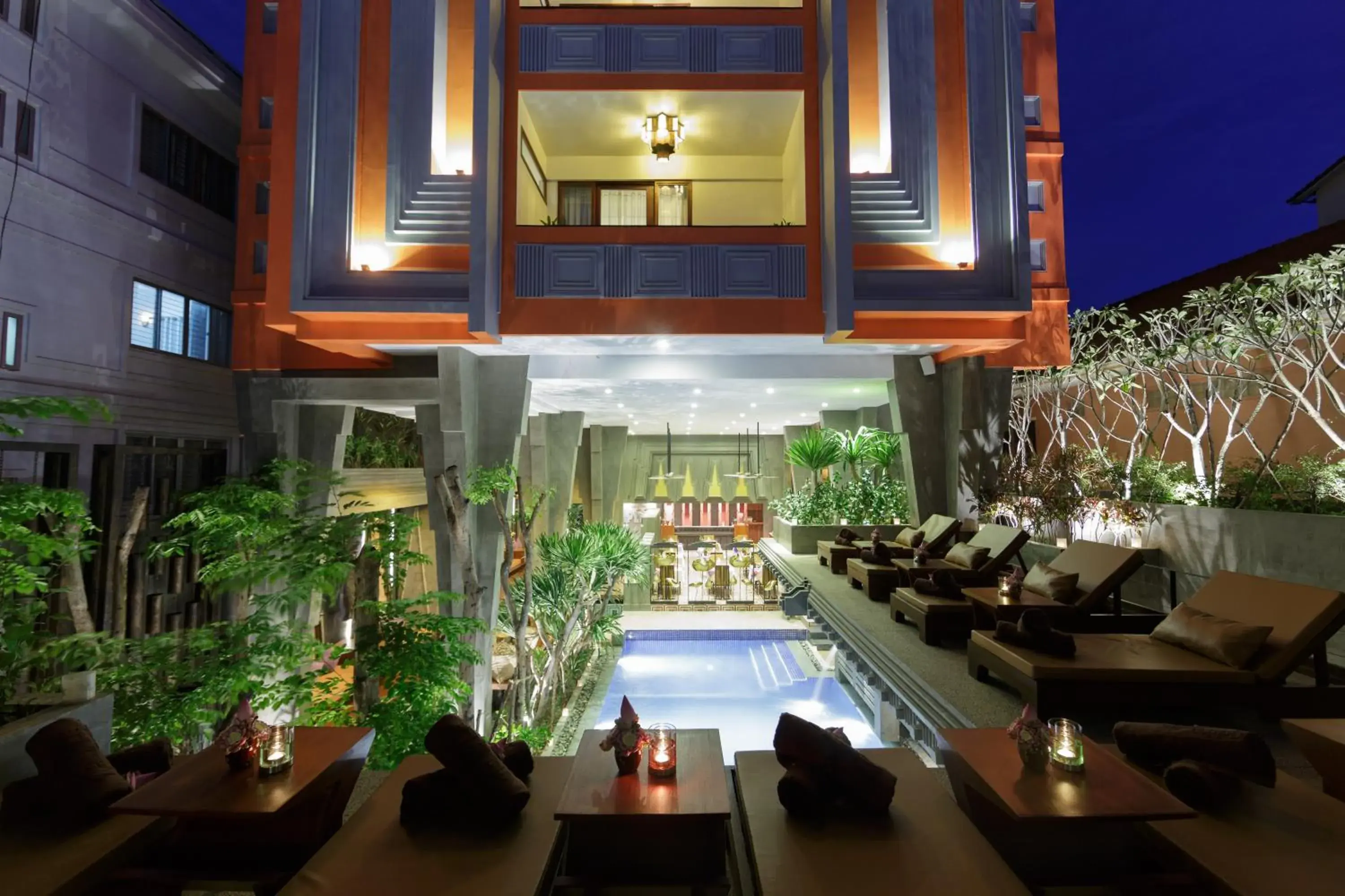 Restaurant/places to eat, Swimming Pool in Golden Temple Boutique