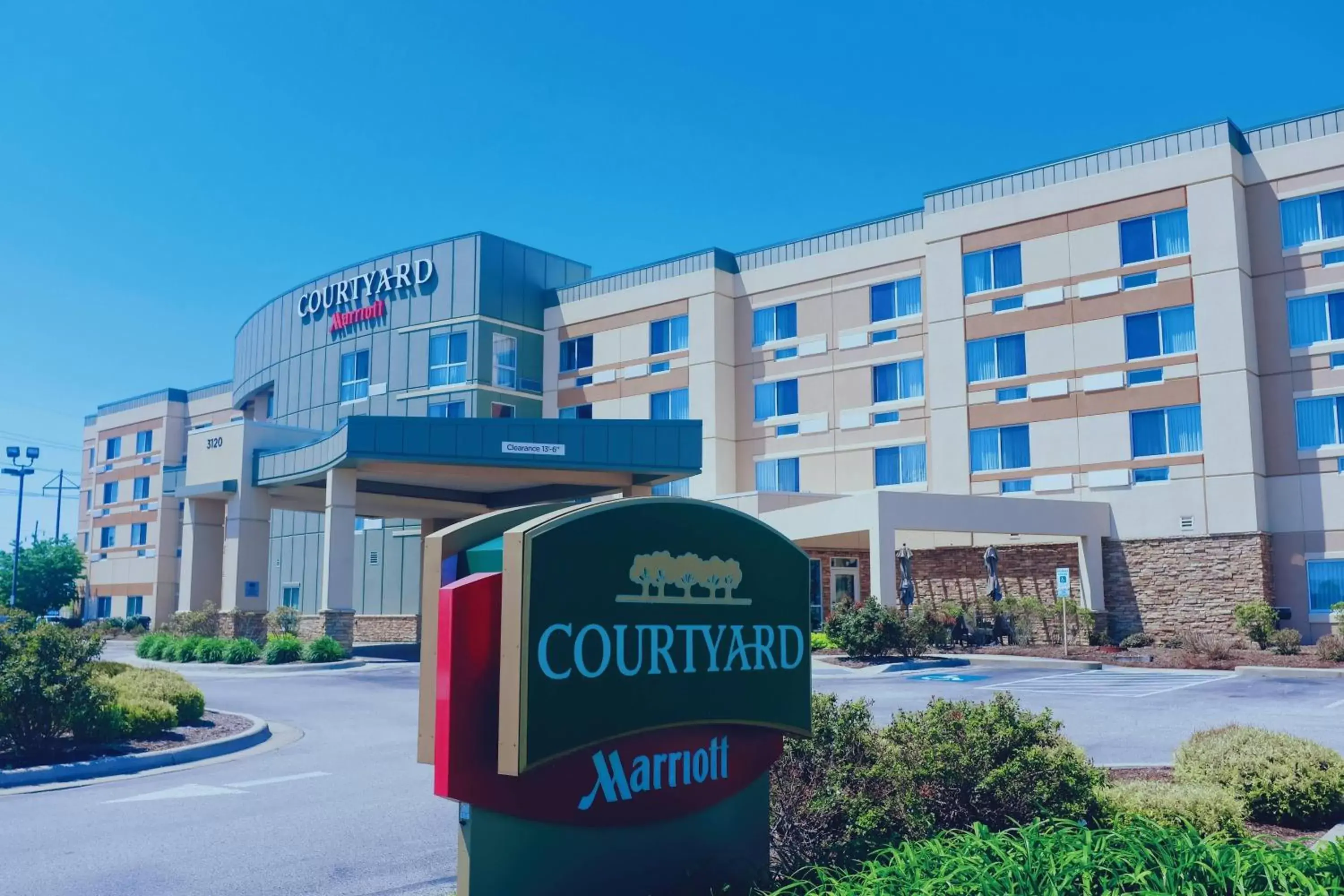 Property Building in Courtyard by Marriott Owensboro