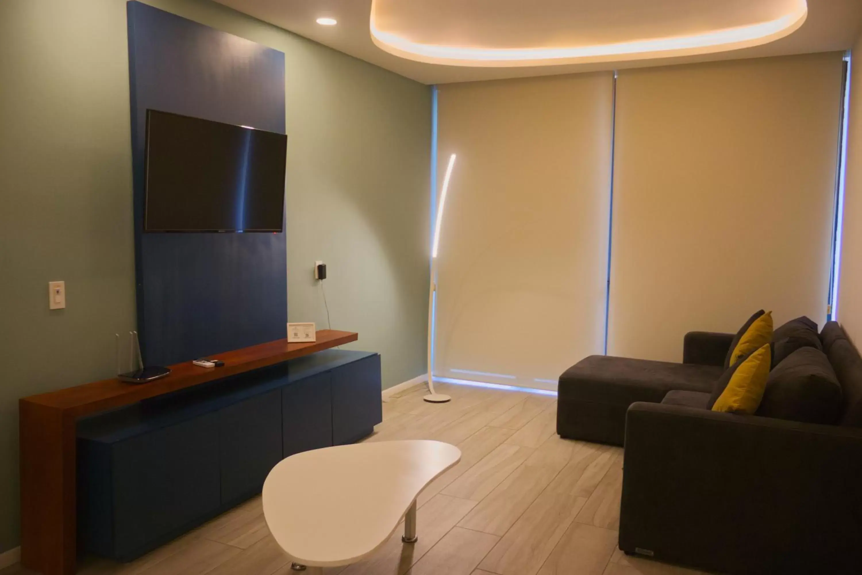 TV/Entertainment Center in Mare Playa del Carmen