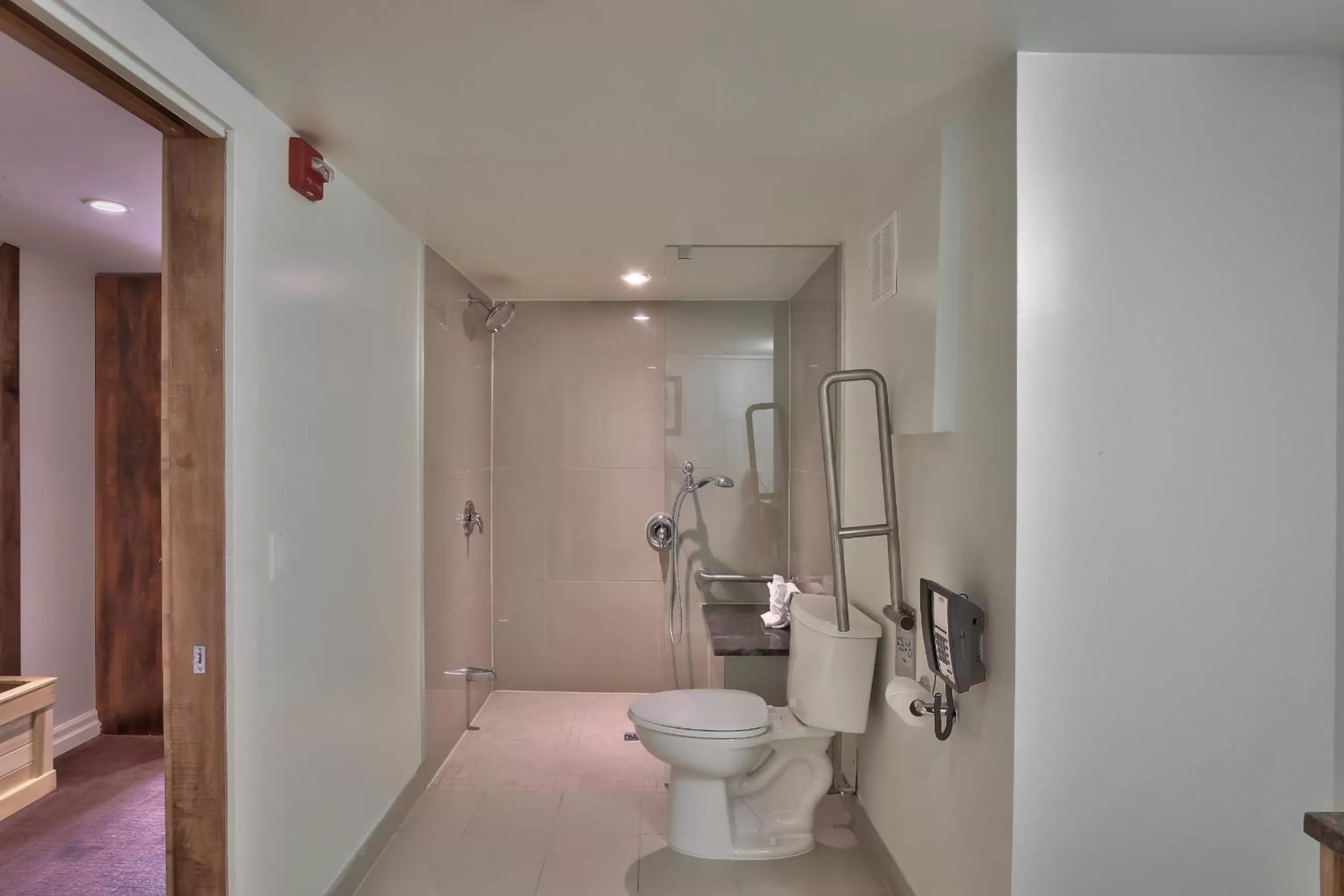 Shower in Blue Mountain Resort Inn