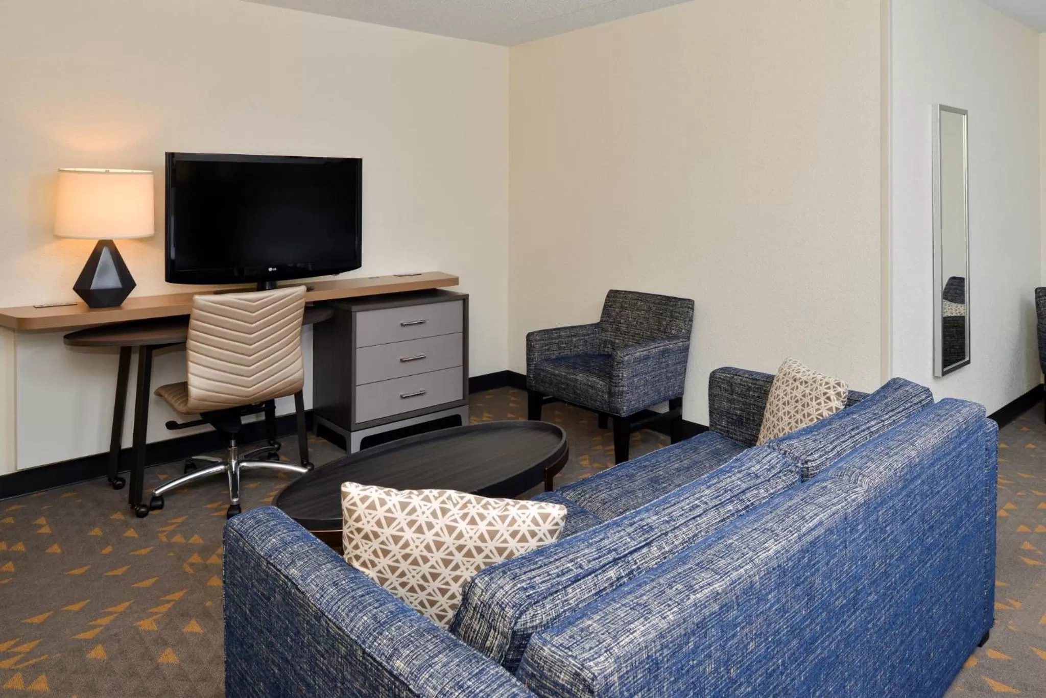 Bedroom in Holiday Inn Hotel & Suites Overland Park-Convention Center by IHG