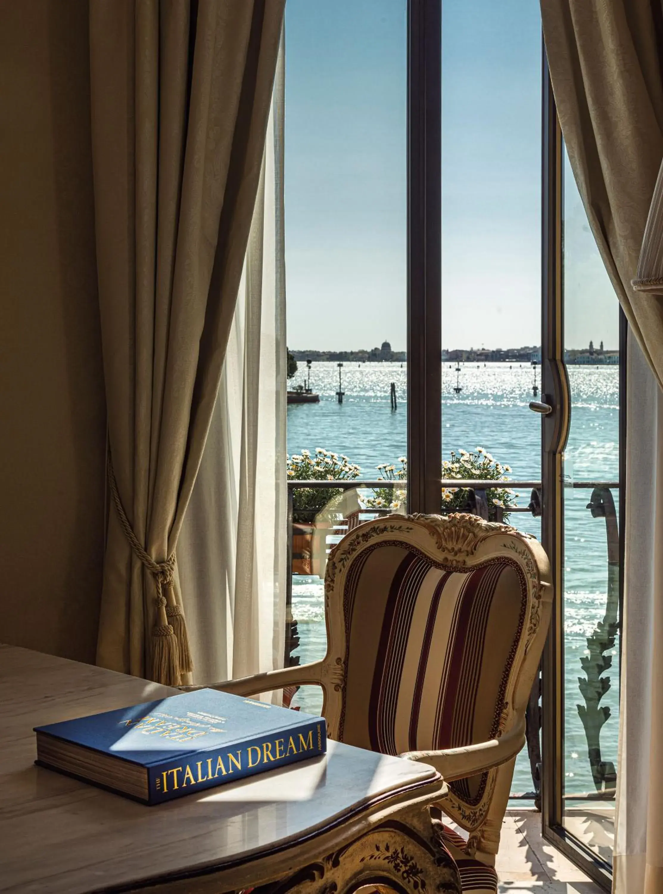 Living room in Hotel Cipriani, A Belmond Hotel, Venice