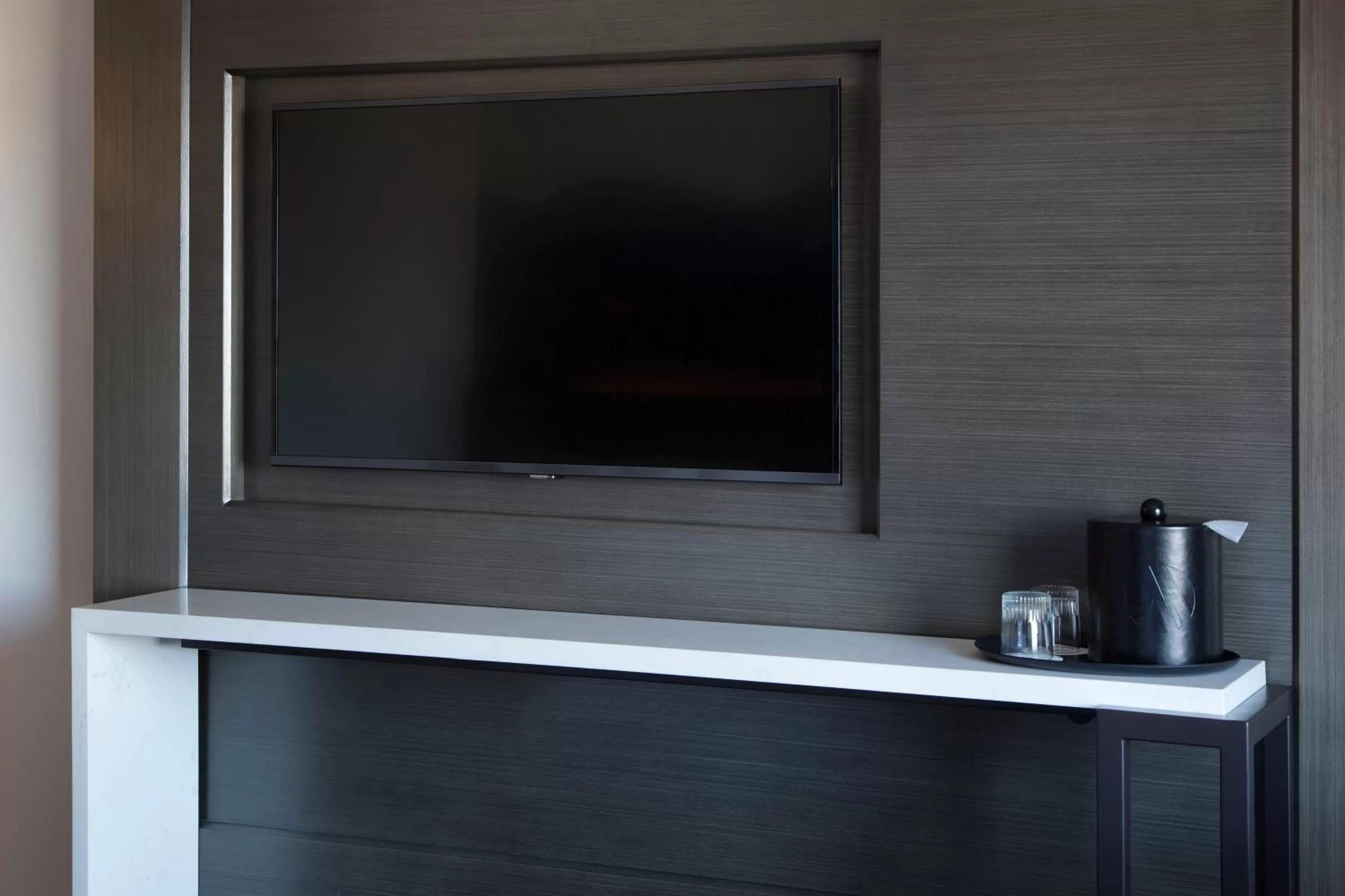 TV and multimedia in Franklin Marriott Cool Springs