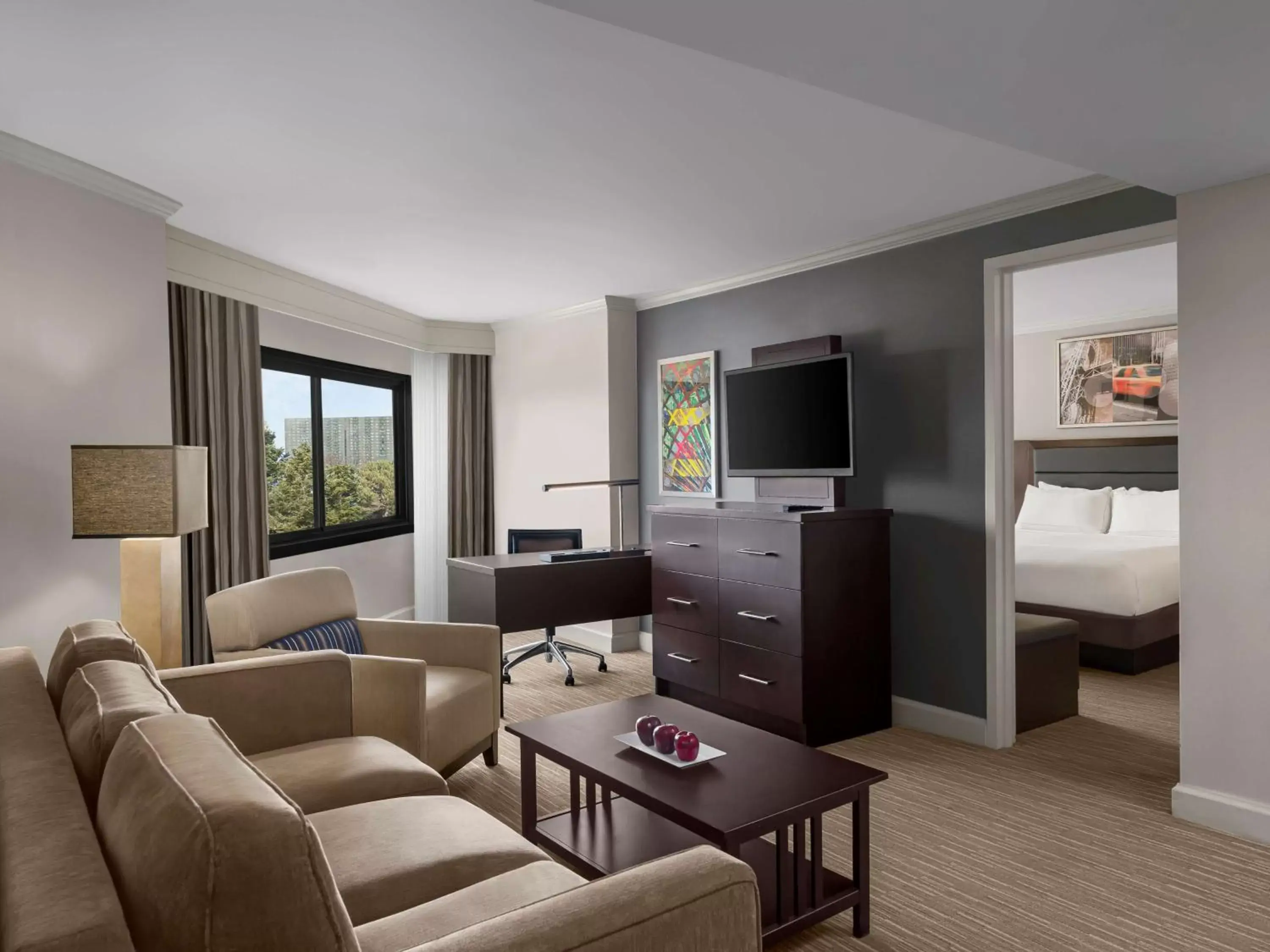 Bedroom, Seating Area in DoubleTree by Hilton Fort Lee/George Washington Bridge