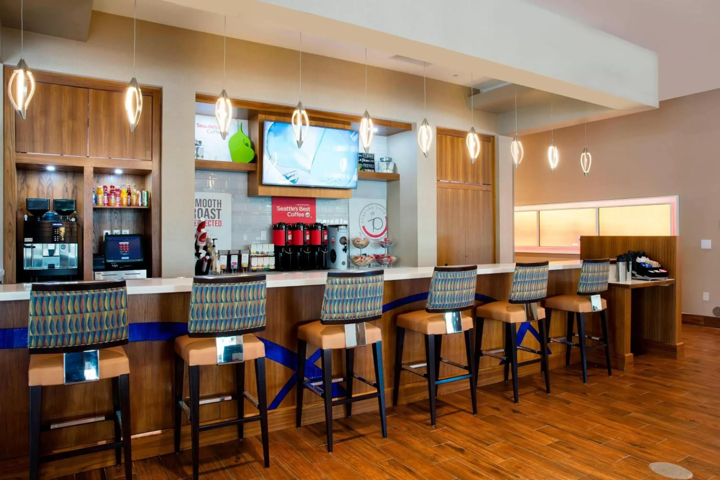 Restaurant/Places to Eat in SpringHill Suites by Marriott Orlando at FLAMINGO CROSSINGS Town Center-Western Entrance