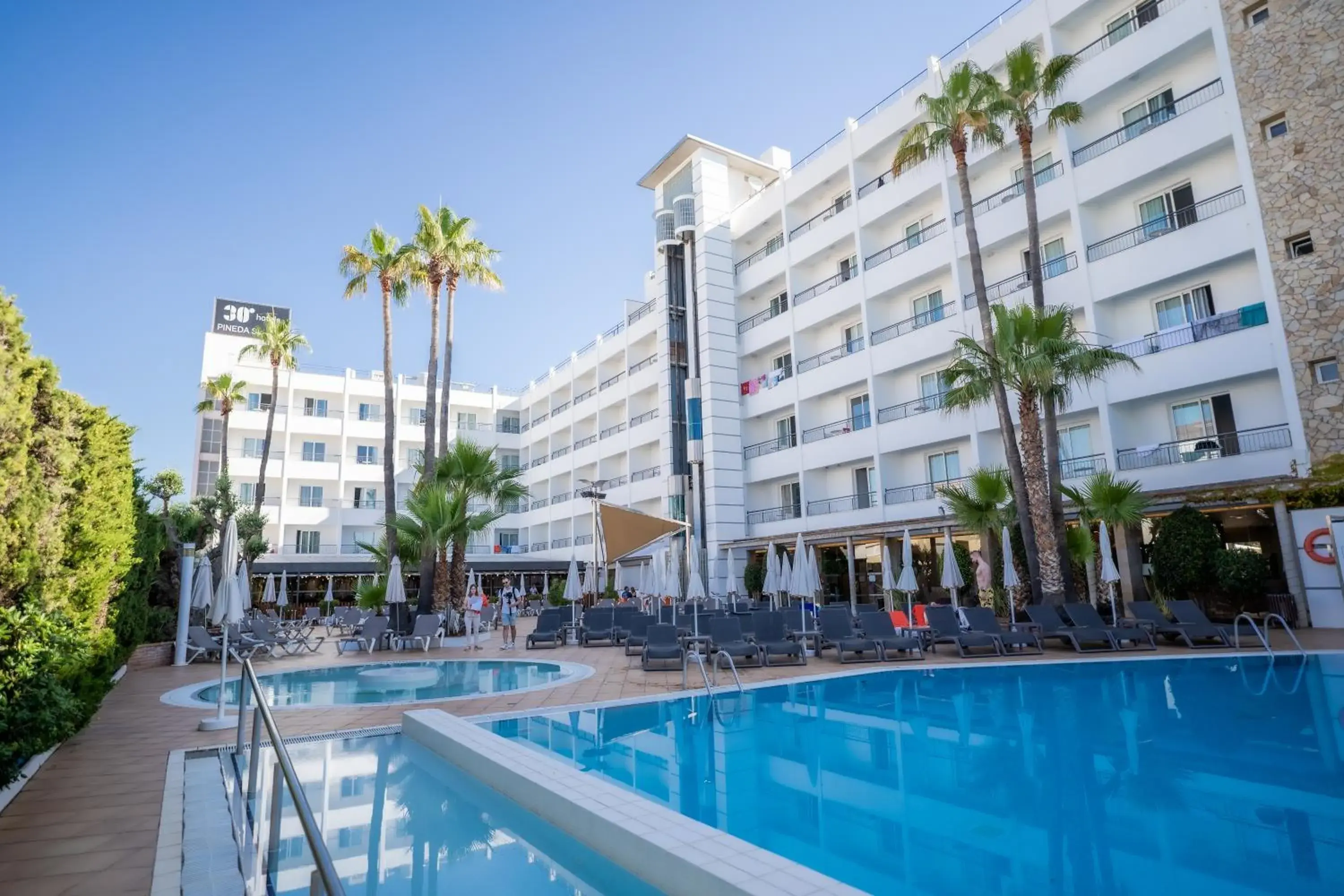 Swimming Pool in ALEGRIA Pineda Splash