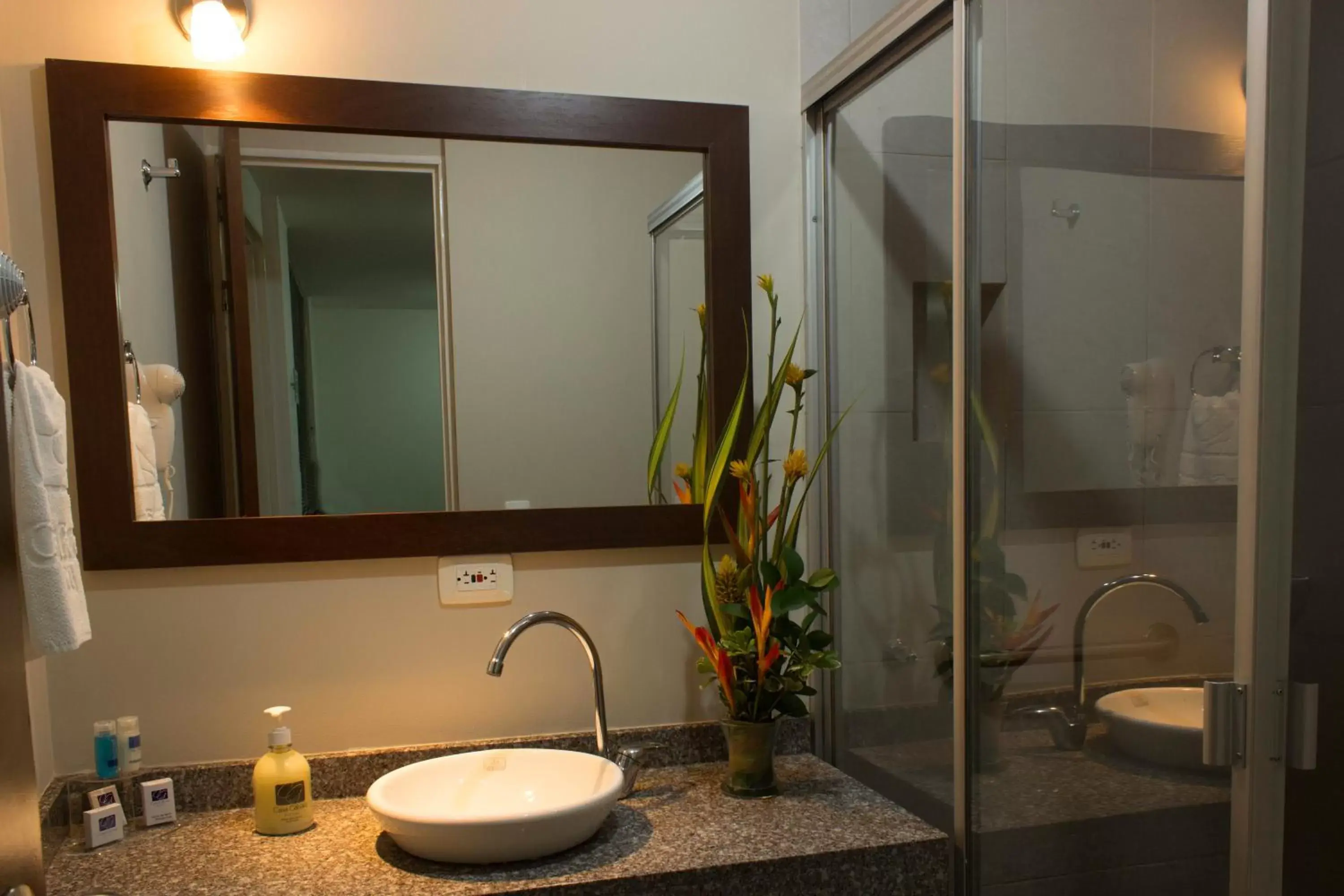 Photo of the whole room, Bathroom in Hotel Casa Galvez