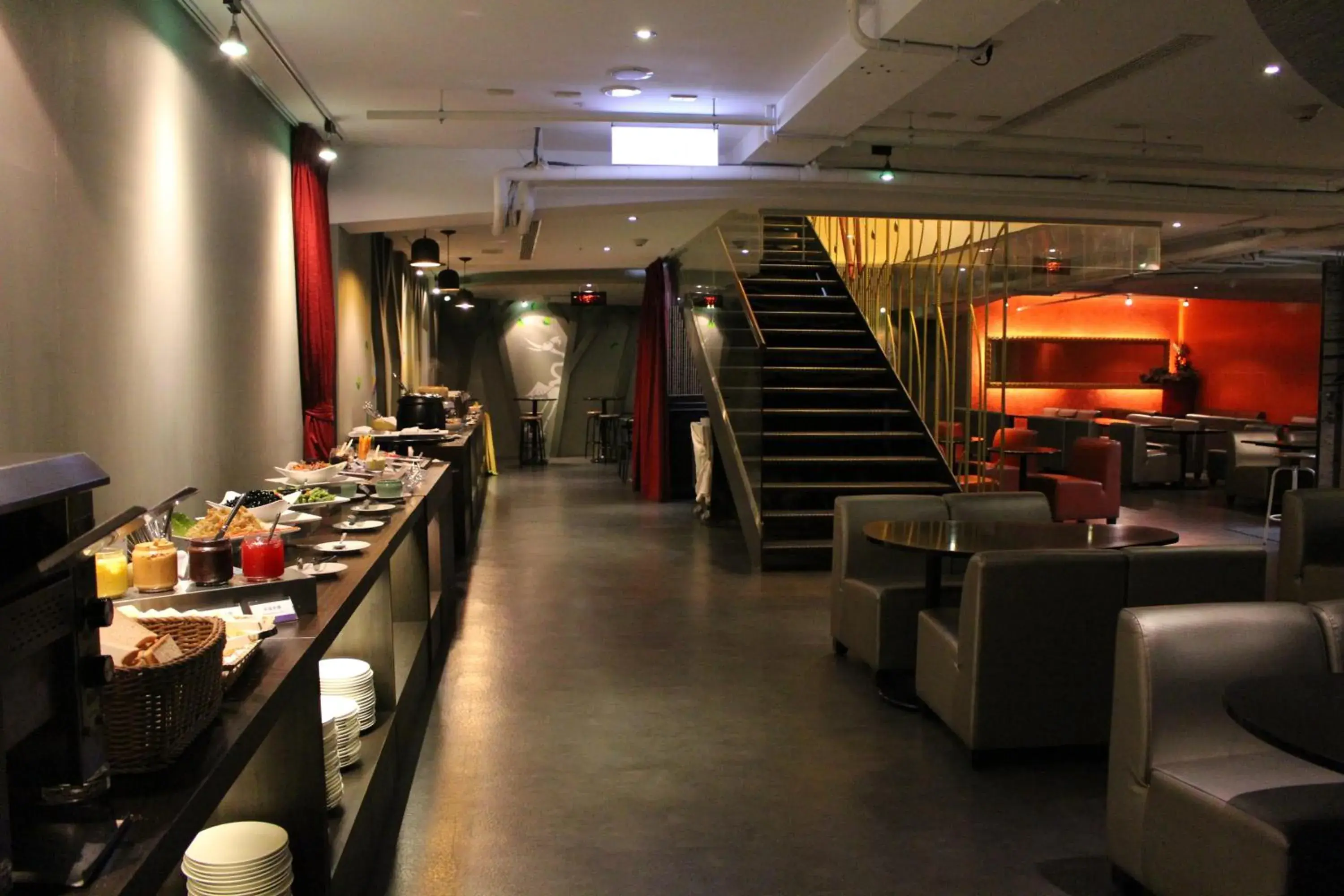 Restaurant/Places to Eat in Hotelday Plus Tamsui