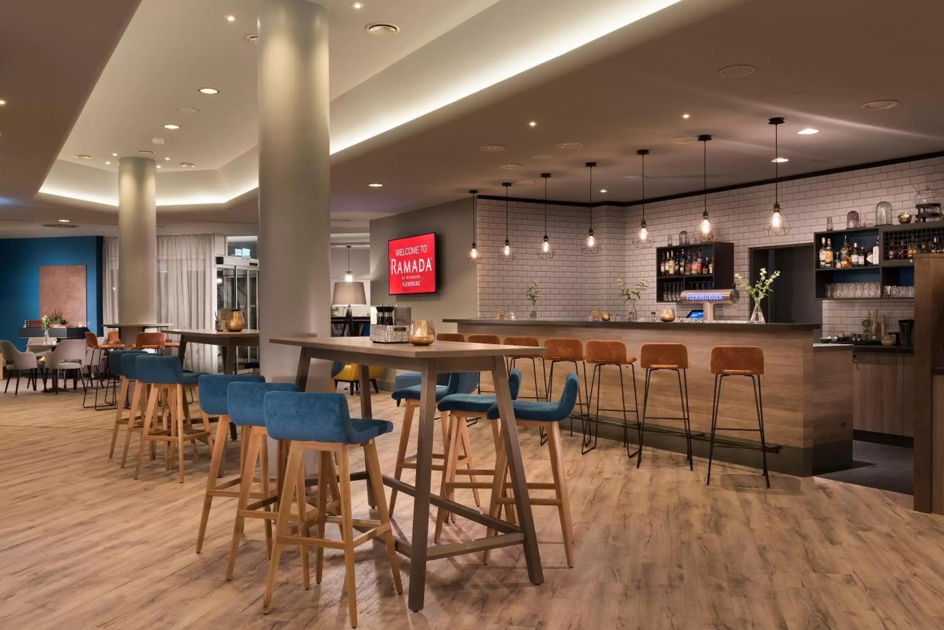 Lounge or bar, Restaurant/Places to Eat in Ramada by Wyndham Flensburg
