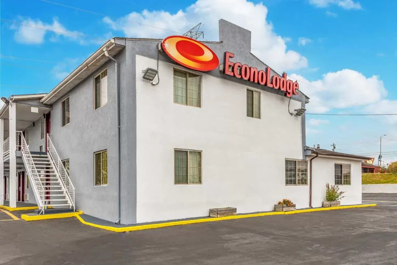 Property Building in Econo Lodge Franklin