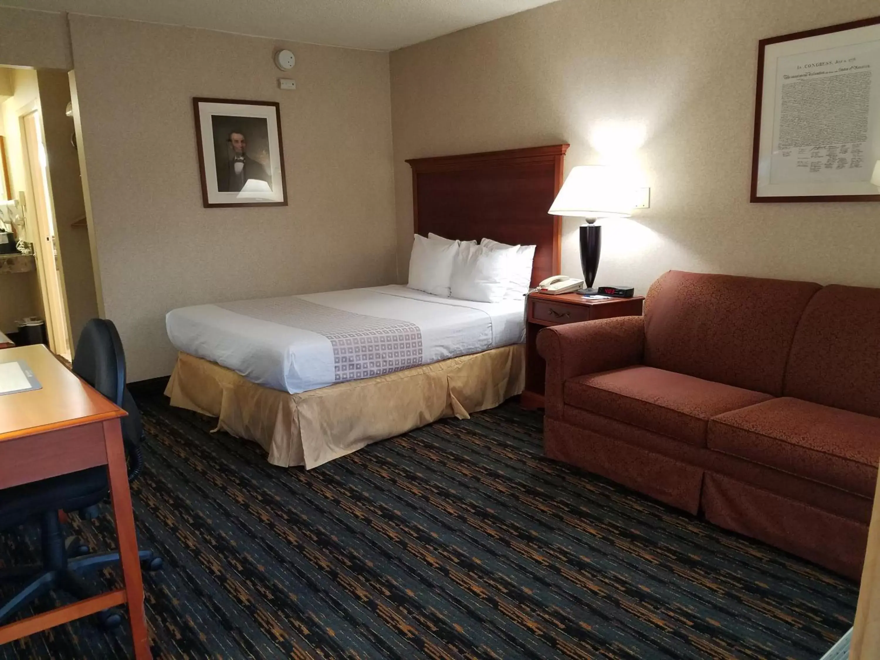 Bed in Best Western Fairfax City