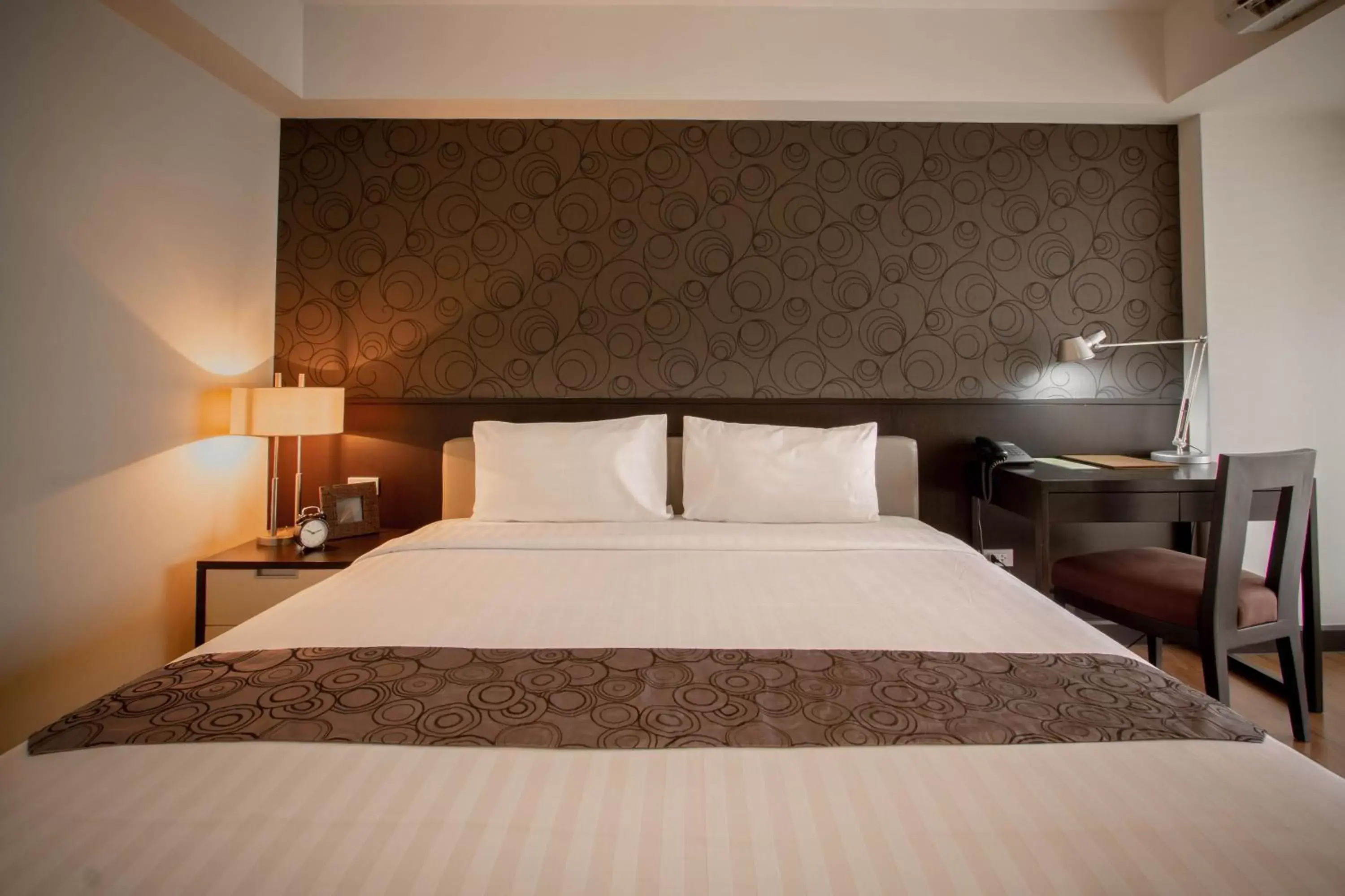 Deluxe Double Room in Lily Hotel Bangkok