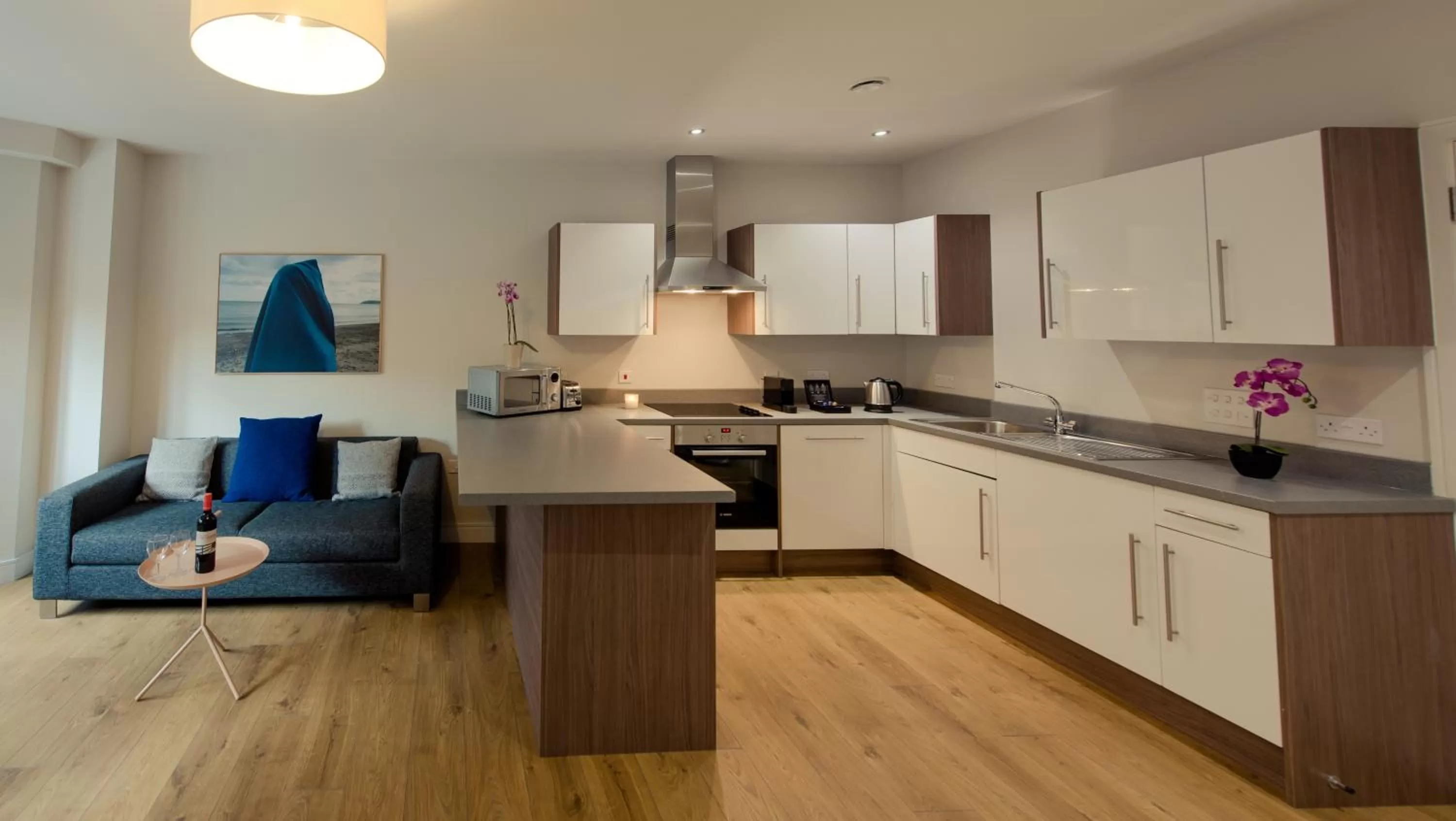 Coffee/tea facilities, Kitchen/Kitchenette in PREMIER SUITES PLUS Glasgow Bath Street
