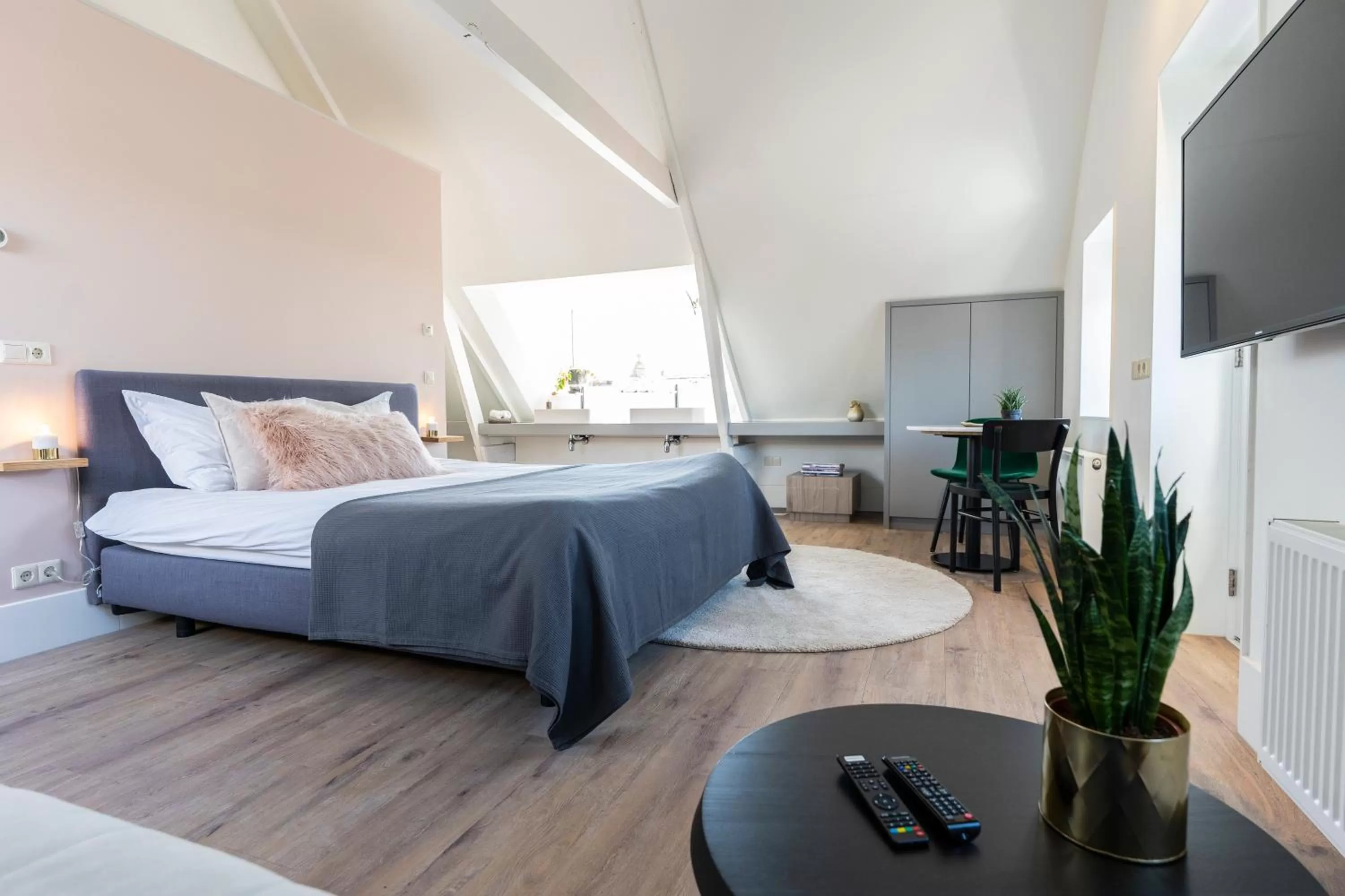 Photo of the whole room, Bed in Gravenstraat