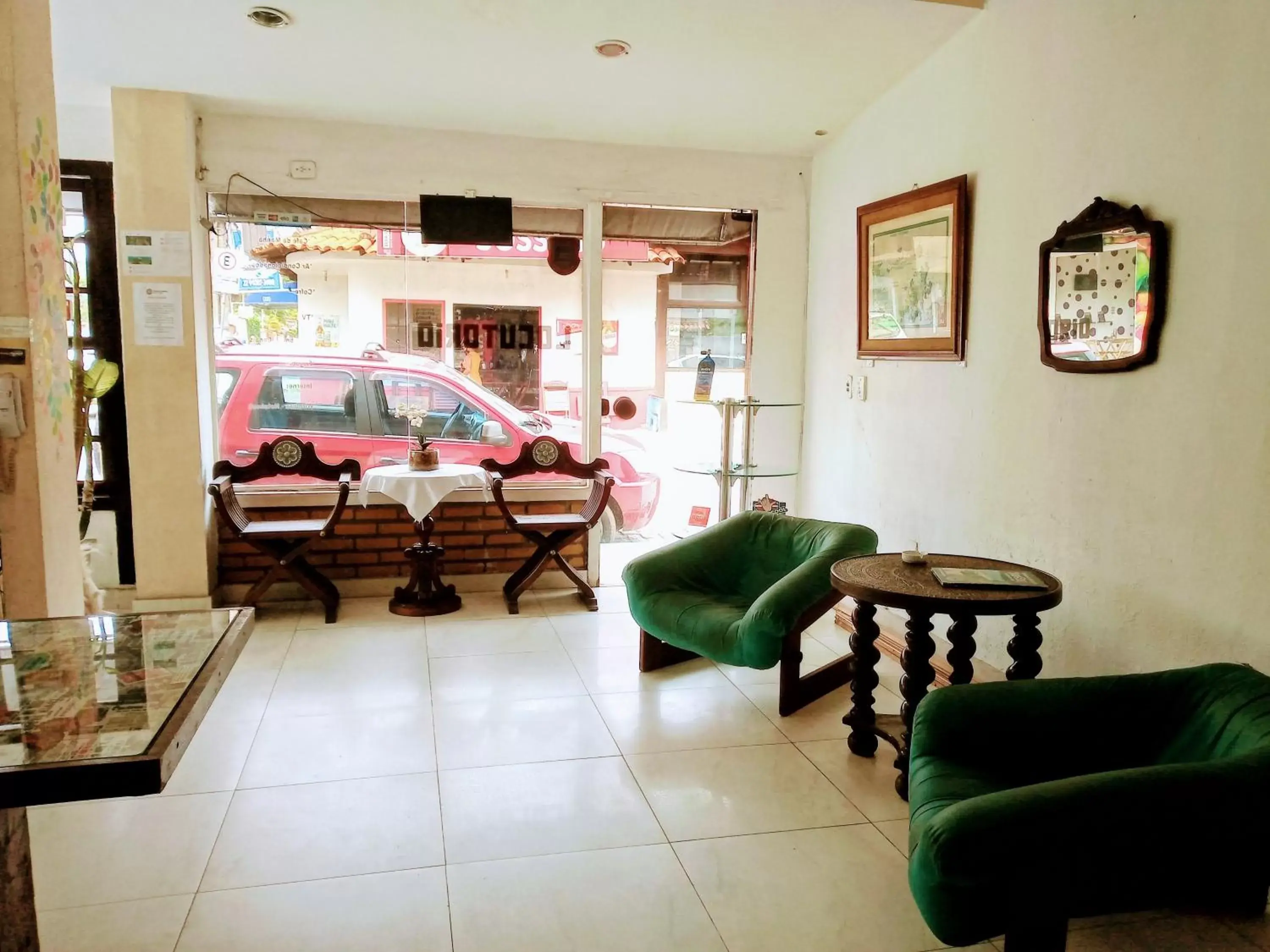 Living room, Lobby/Reception in Pousada Mandala