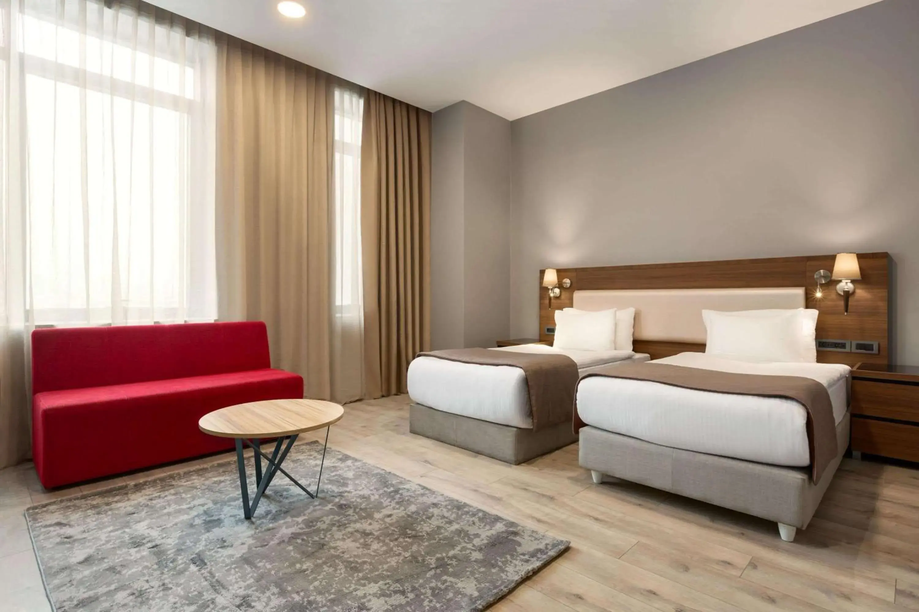 Photo of the whole room, Bed in La Quinta by Wyndham Istanbul Gunesli