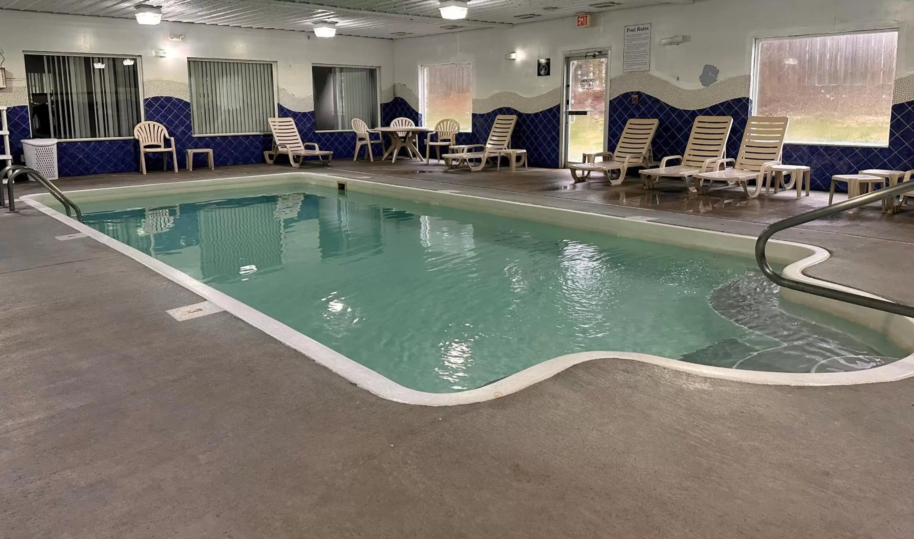 Swimming pool in Baymont by Wyndham Noblesville
