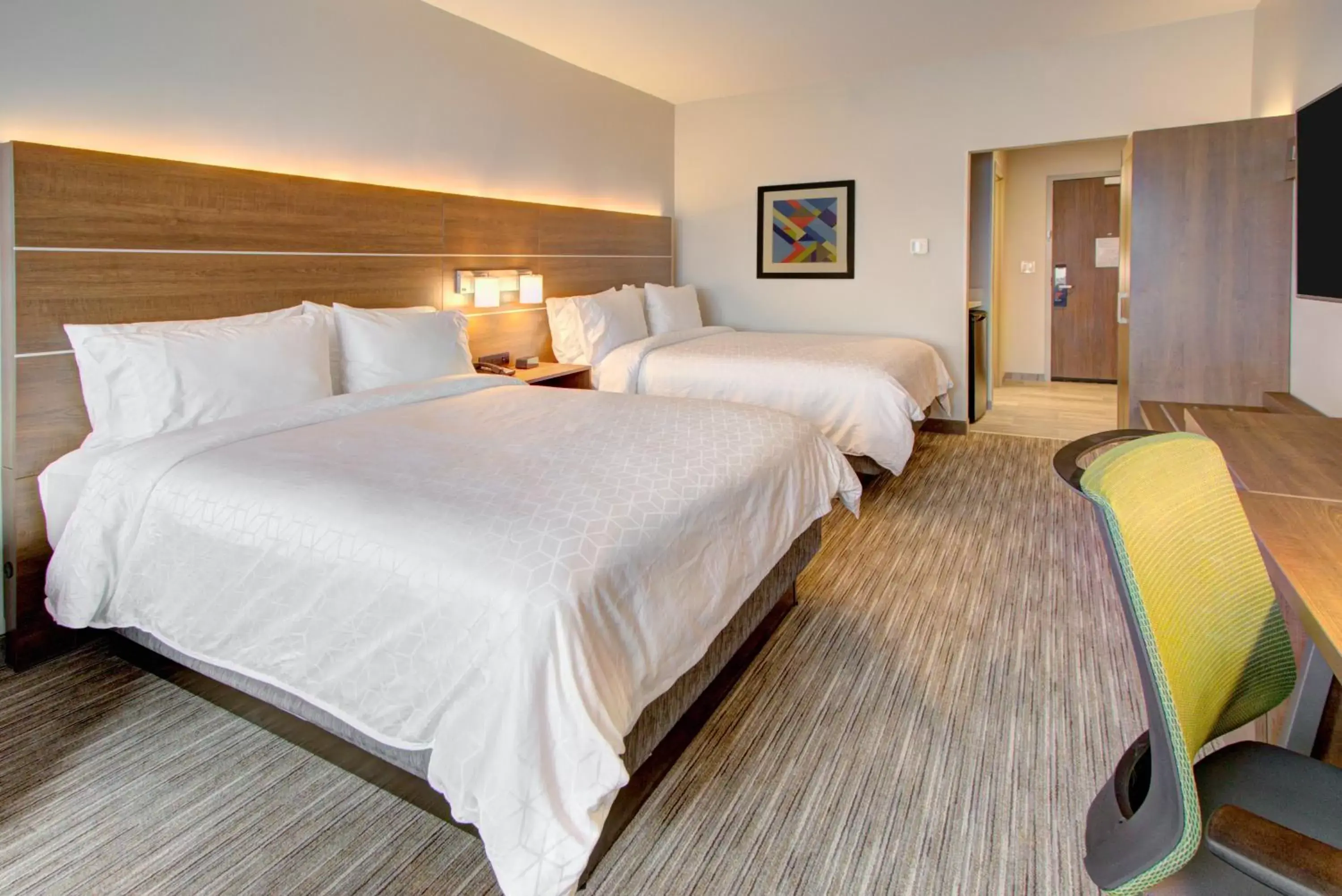 Photo of the whole room, Bed in Holiday Inn Express & Suites Charlotte Southwest, an IHG Hotel
