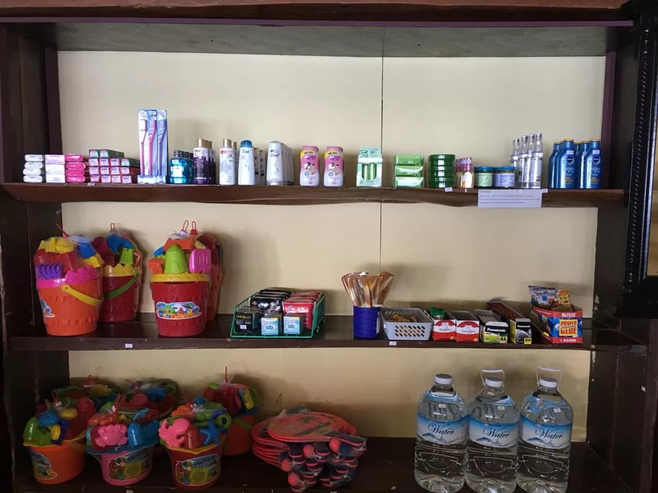 On-site shops in Koh Ngai Resort